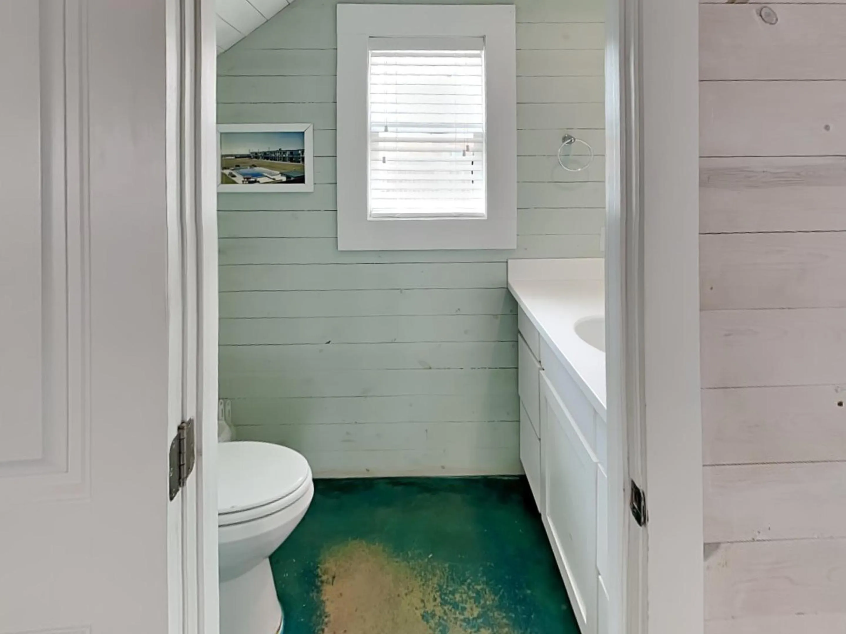 Toilet in Beach Club 2