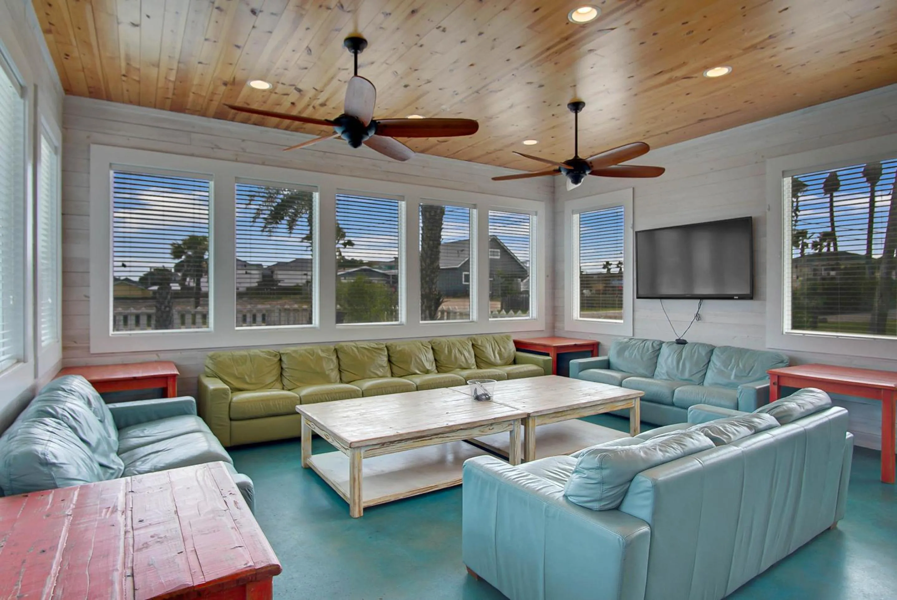 Property building in Beach Club 2