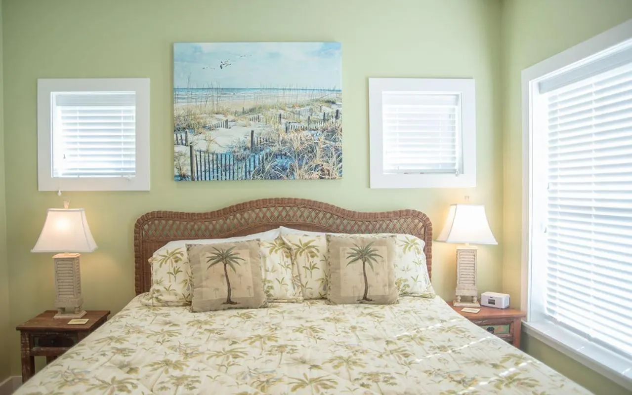 Property building, Bed in Turtle Paradise