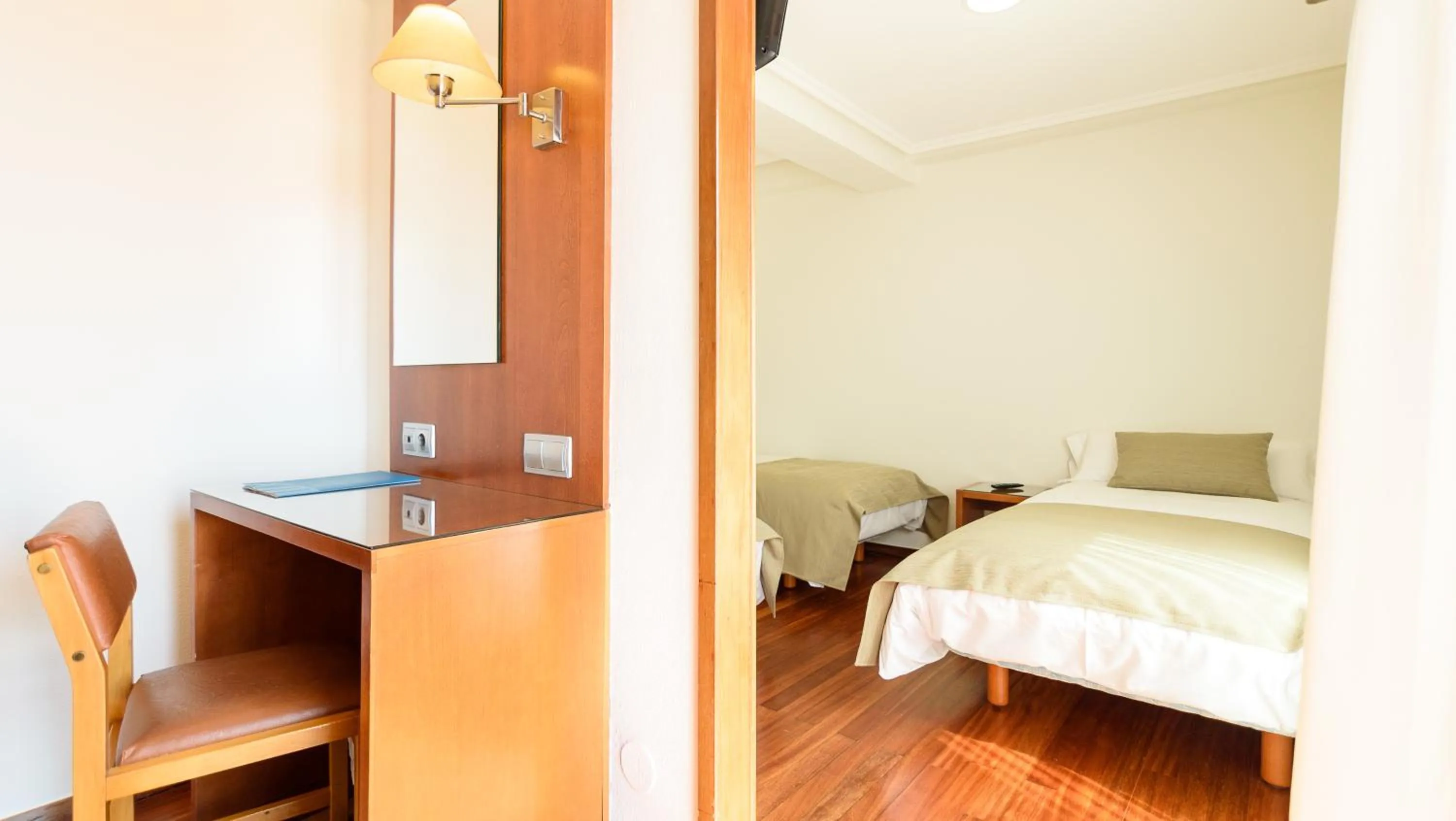 Photo of the whole room, Bed in México PR