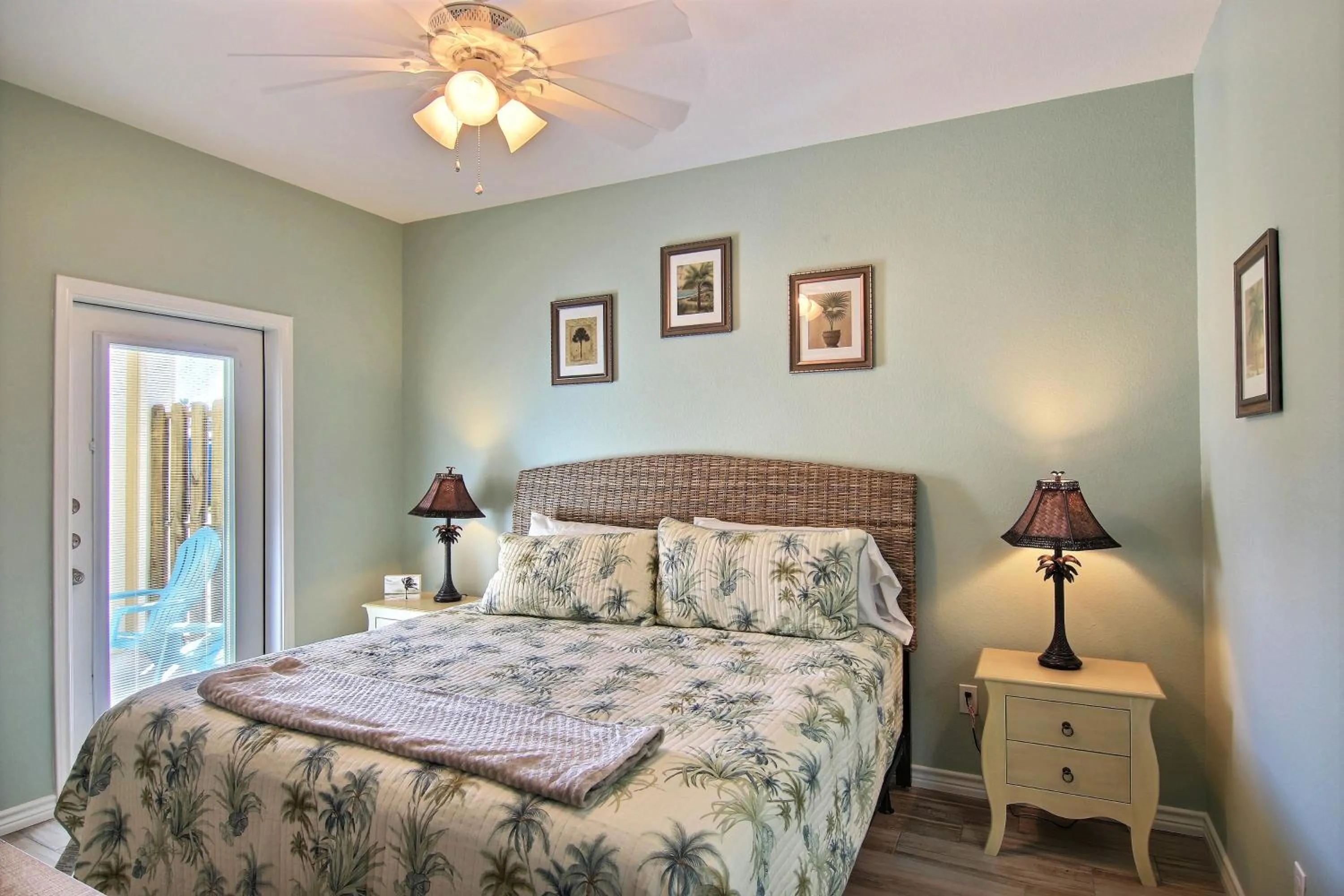 Property building, Bed in Just Beachy