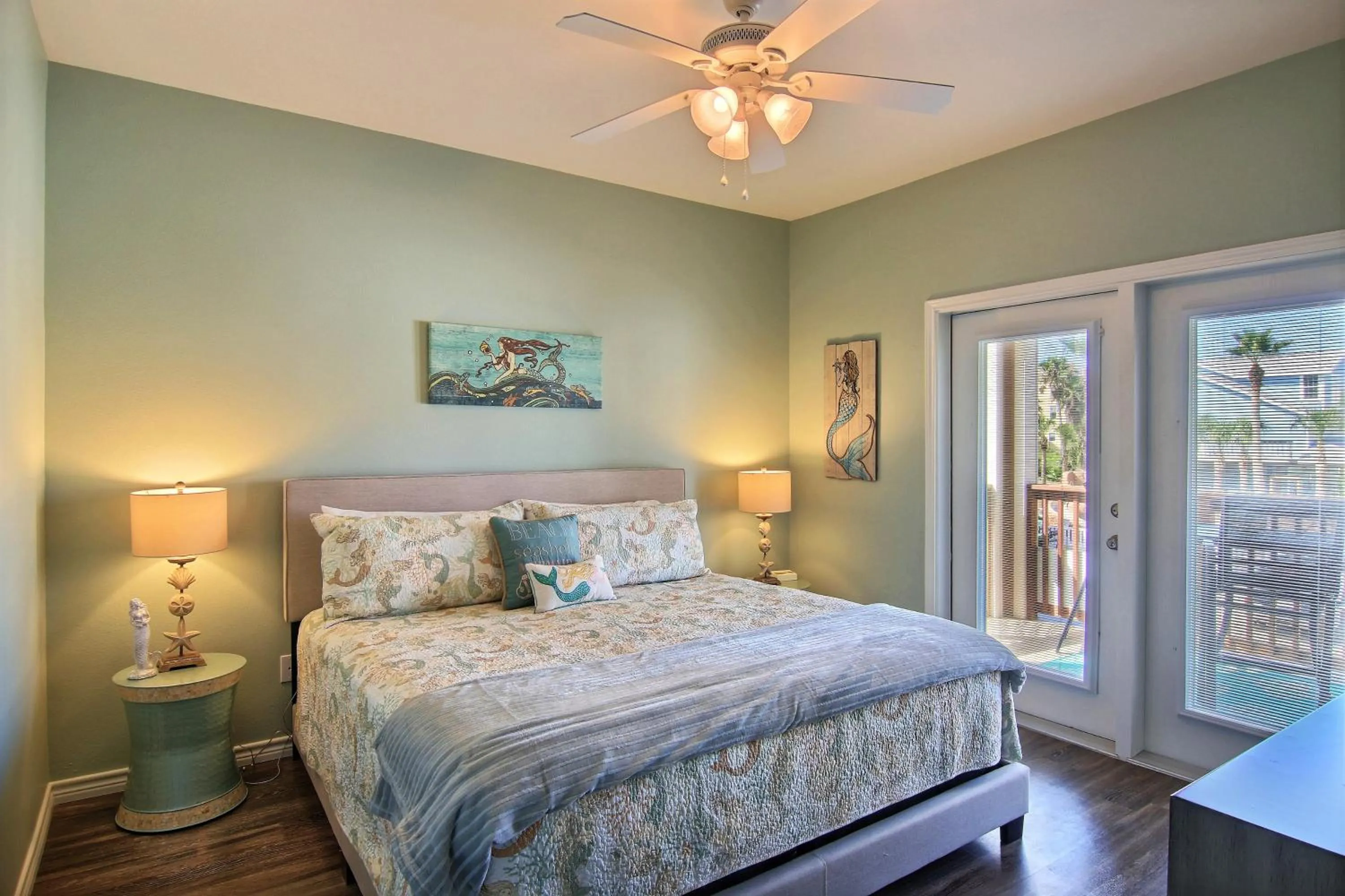 Property building, Bed in Just Beachy