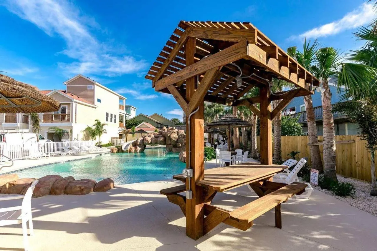Property building in Just Beachy
