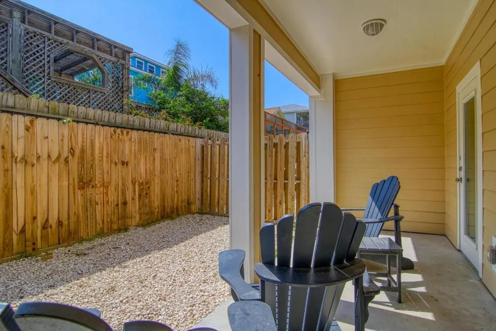 Flip Flops & Pop Tops