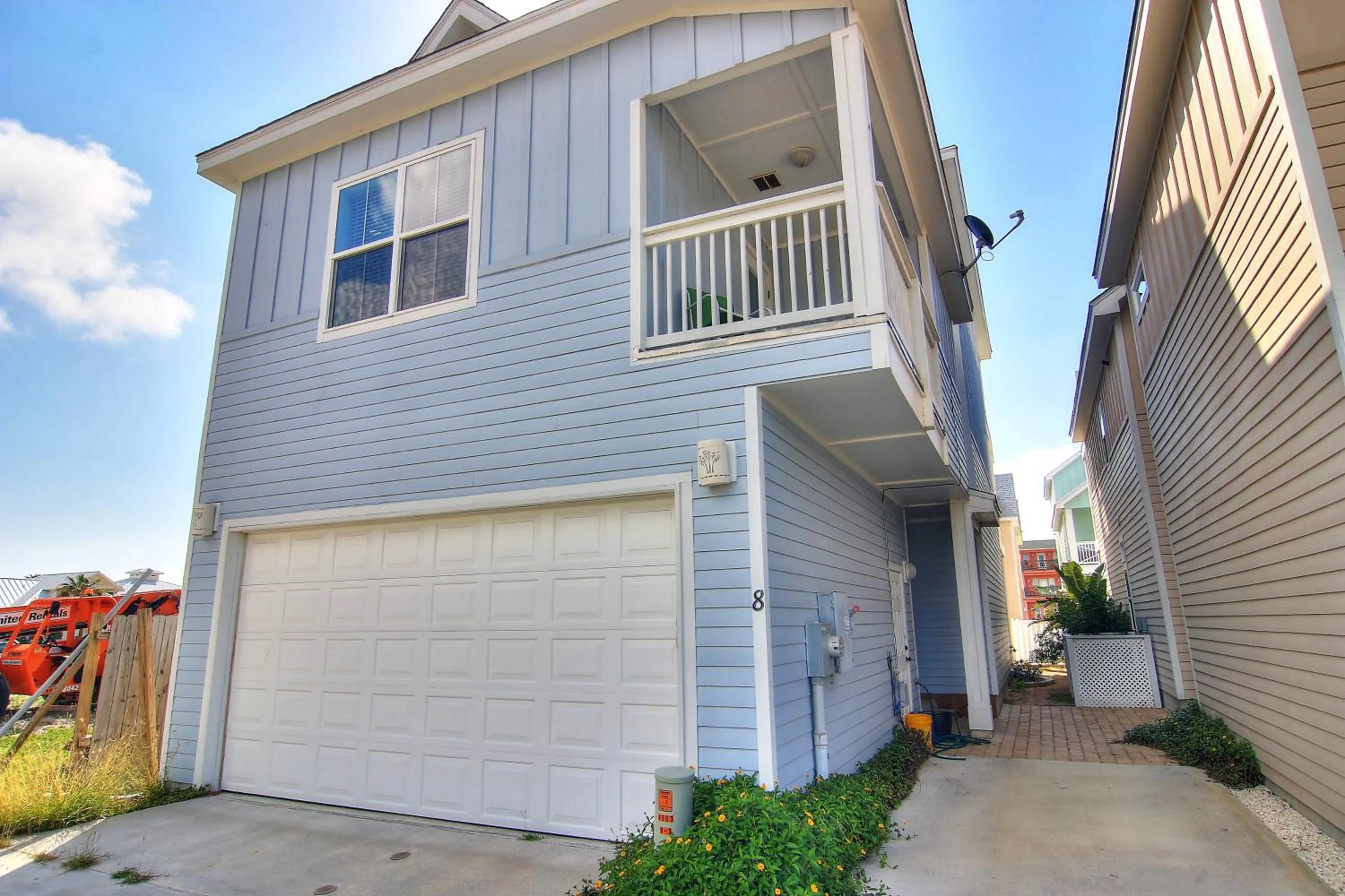 Property building in Kona Cove