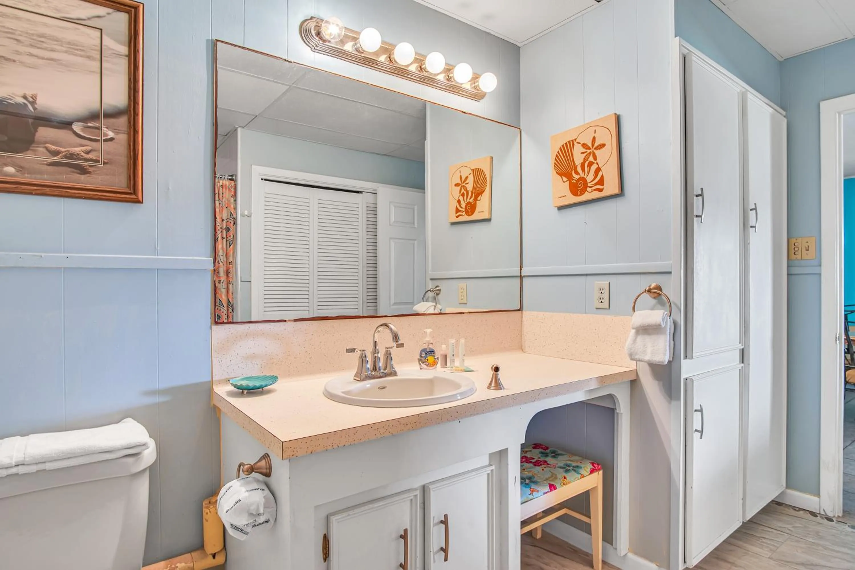 Property building in Paradise Retreat