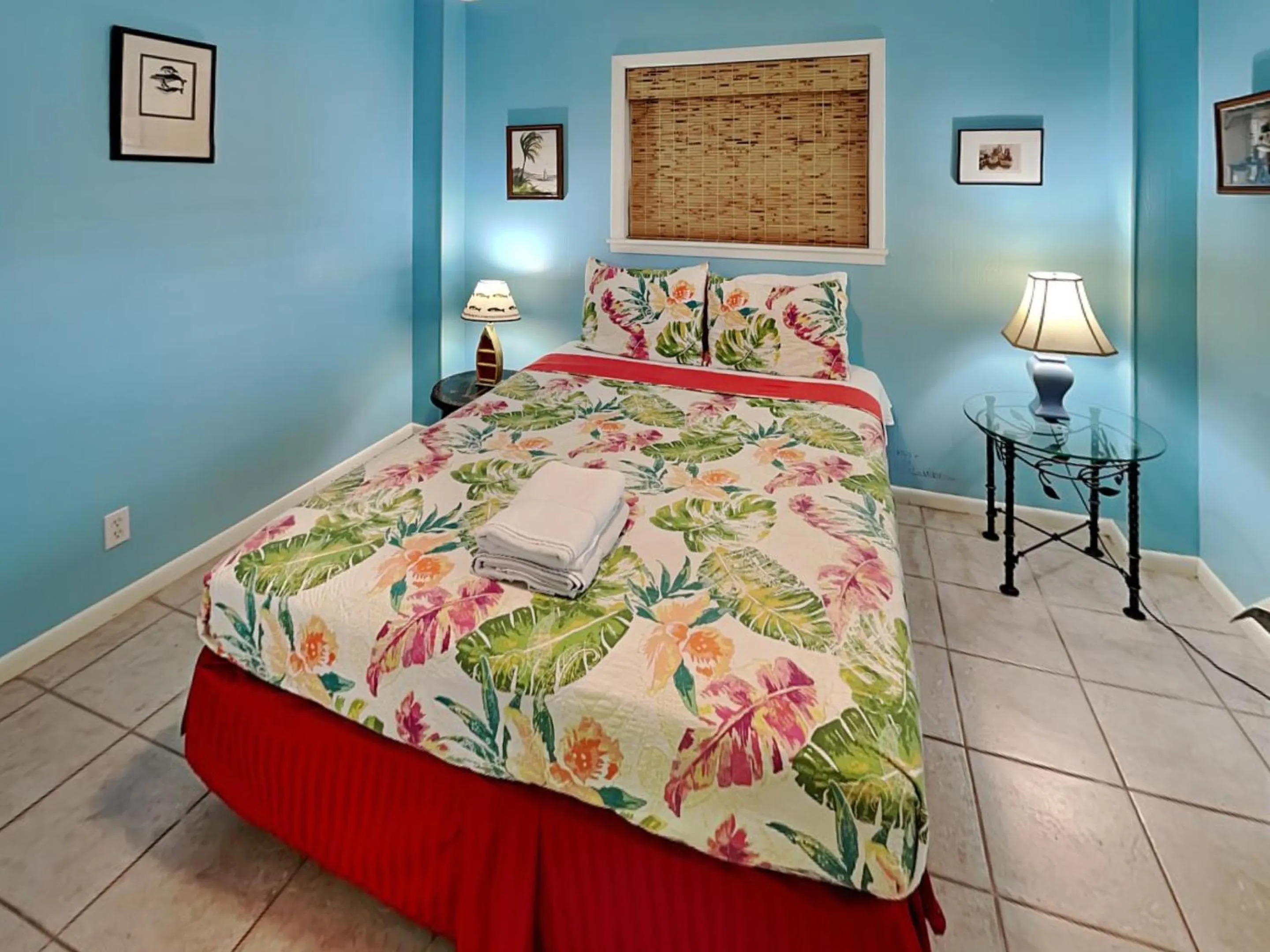 Bed in Paradise Retreat