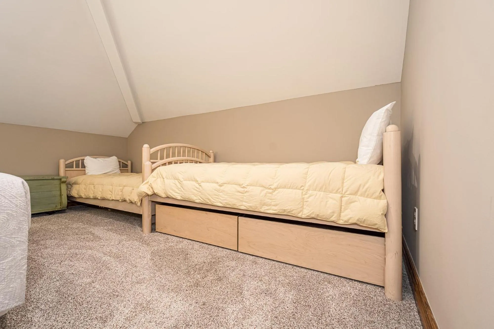 Property building, Bed in Stone Mountain Vista