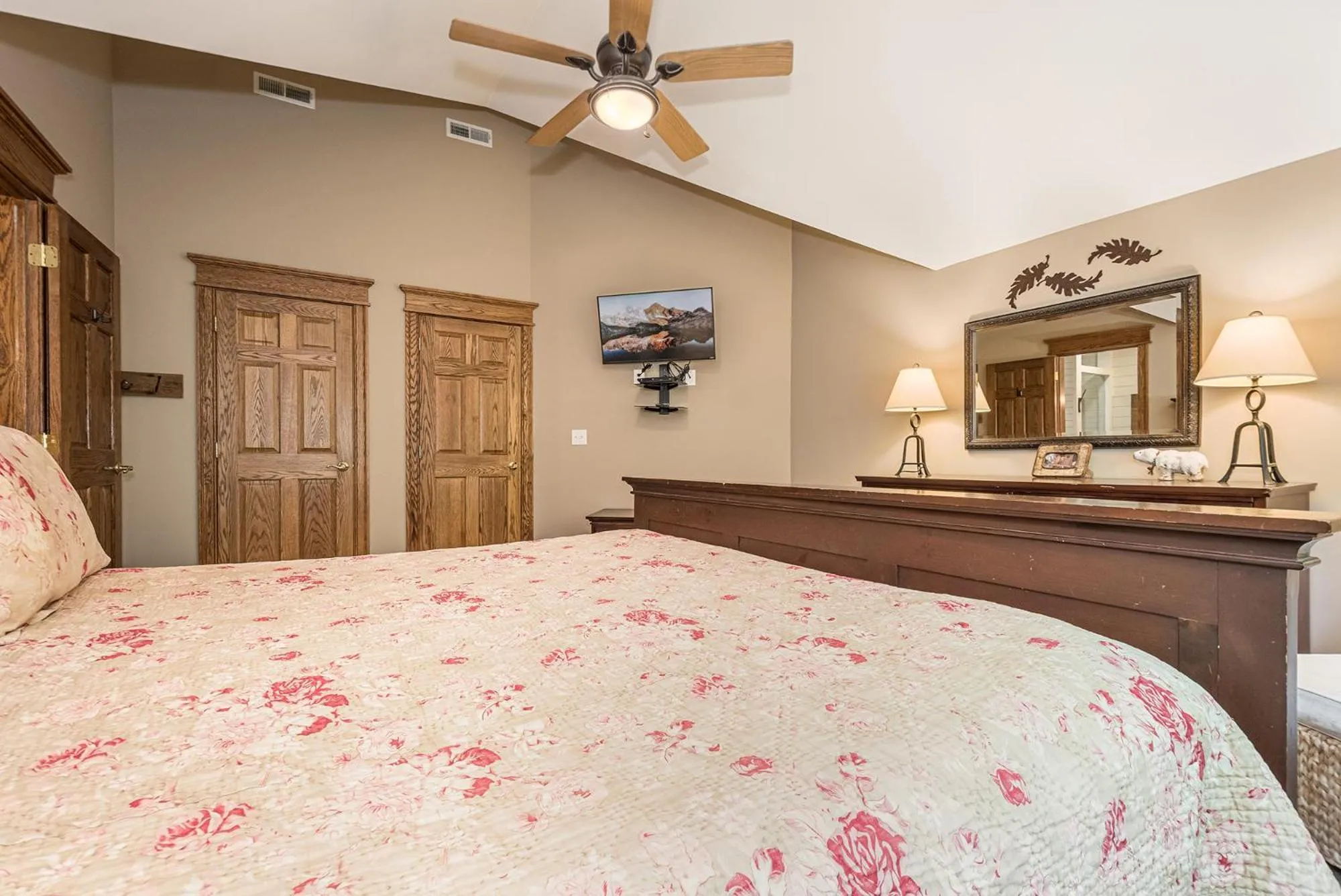 Property building, Bed in Stone Mountain Vista