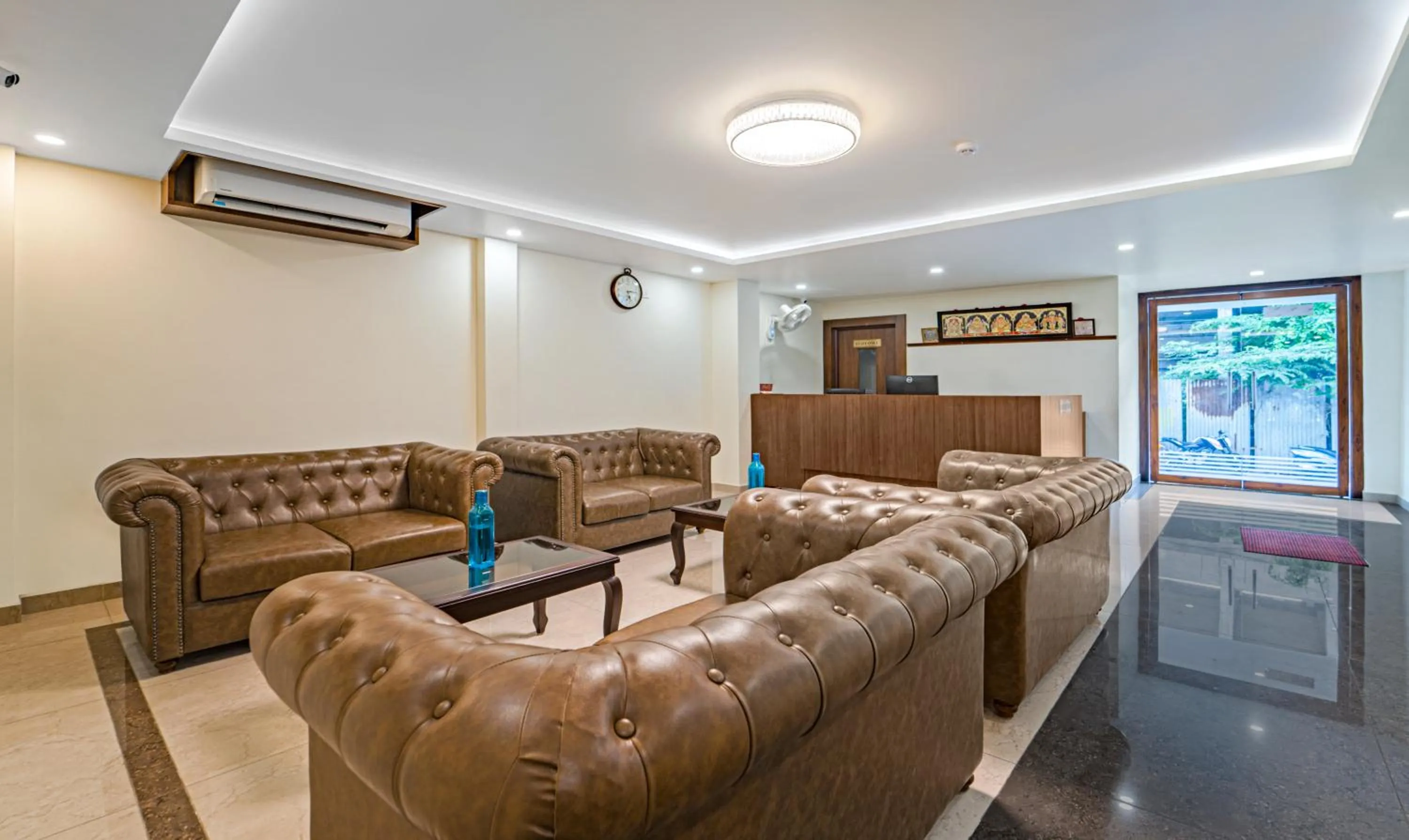 Seating area in Treebo Aaravi Residency, 800 Mtrs From Promenade Beach