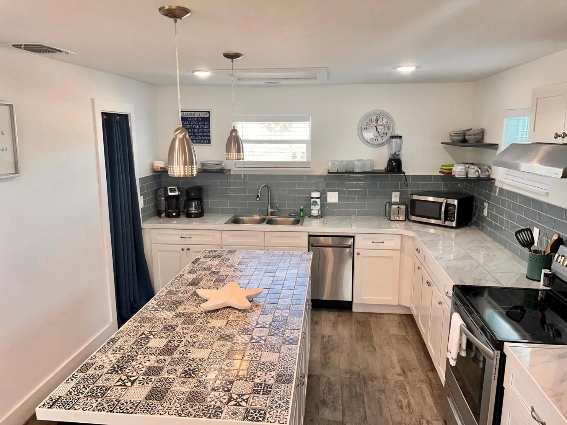 Property building in Casa De Poe