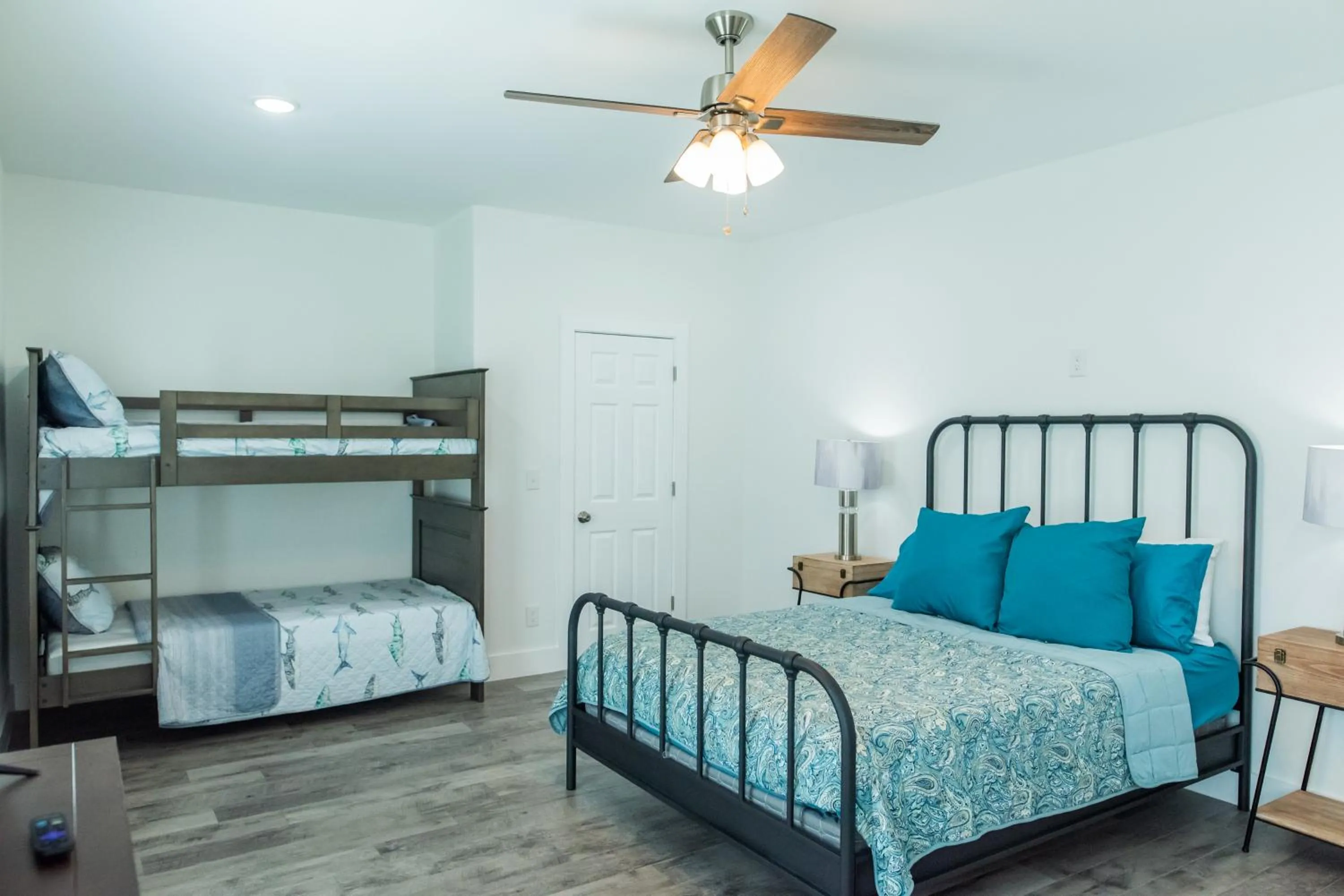 Property building, Bed in Casa De Poe