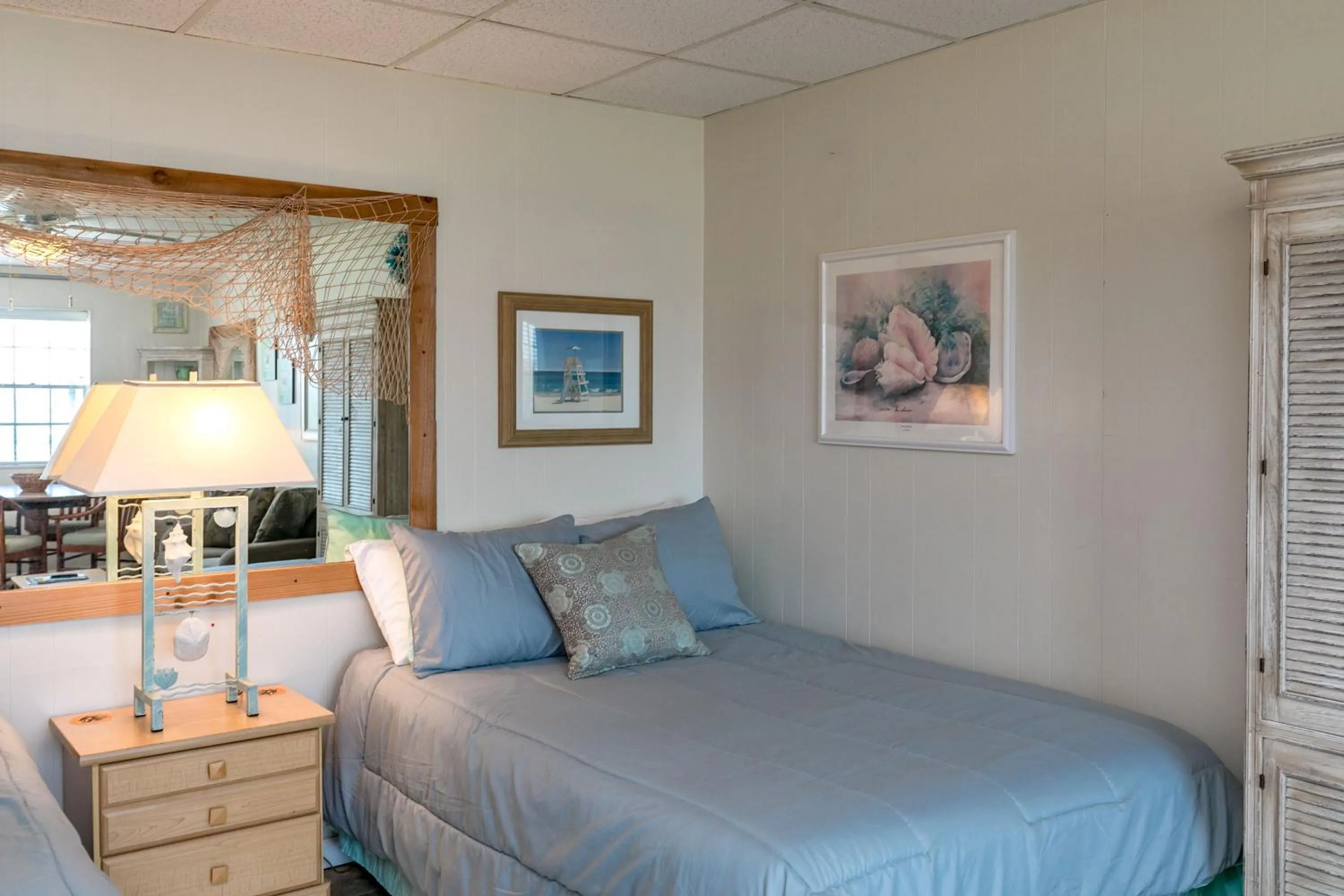 Property building, Bed in Buried Treasure