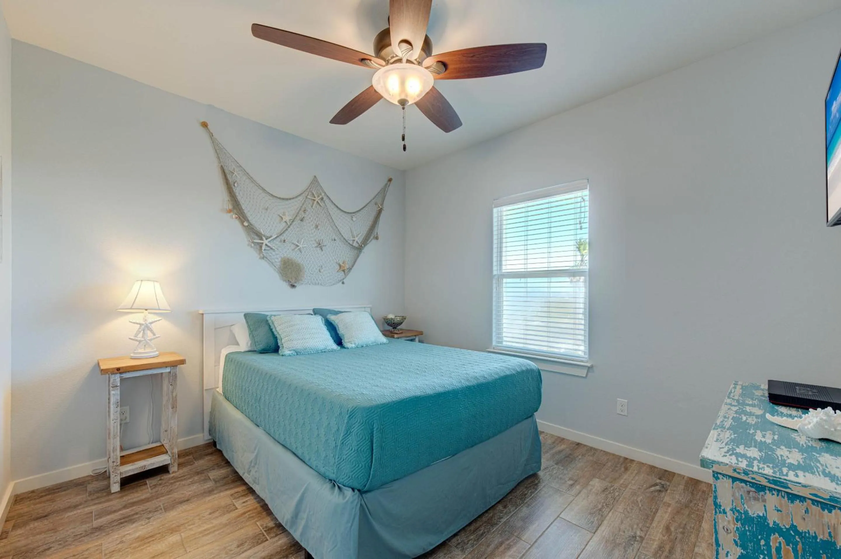 Property building, Bed in Postcard from Paradise