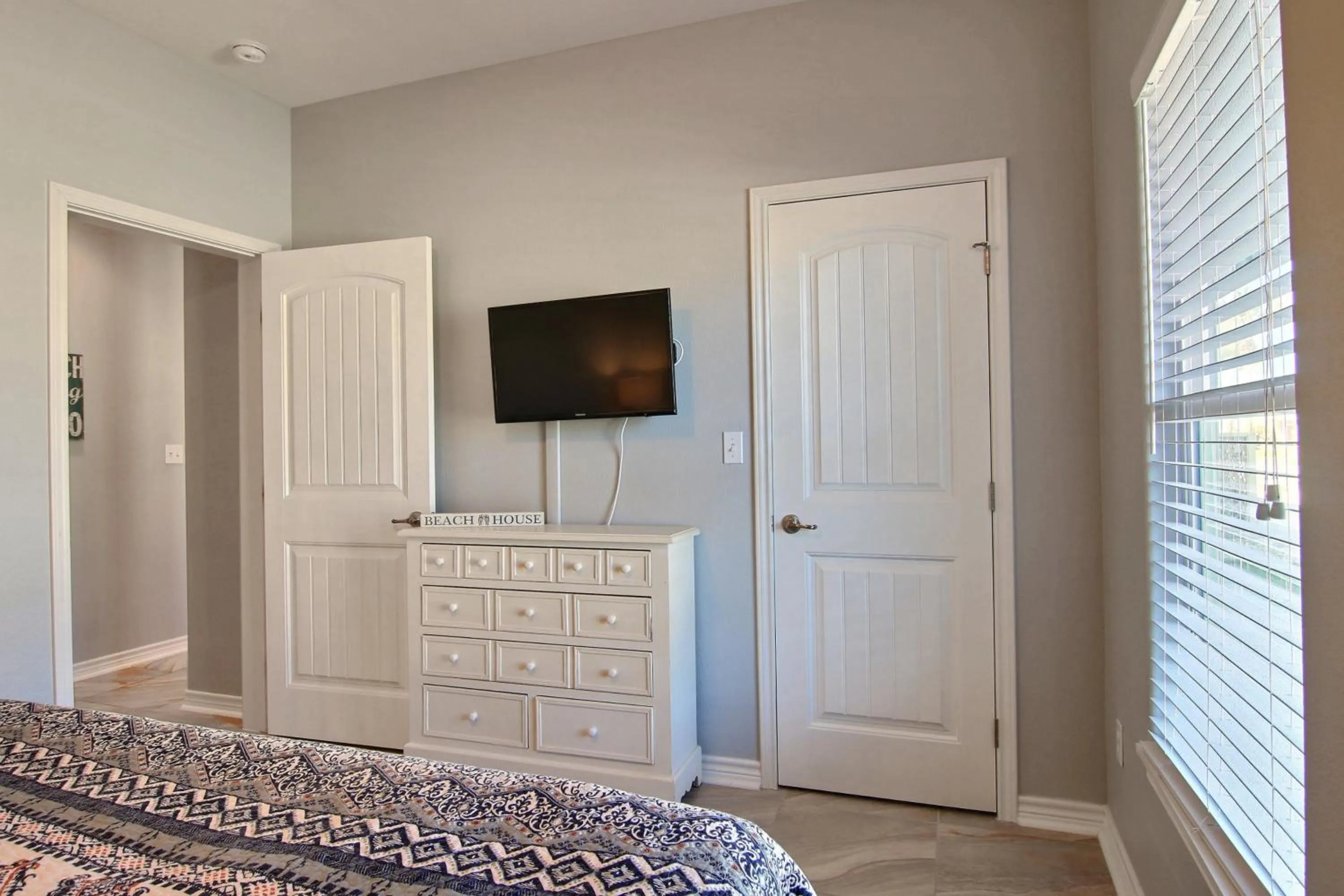 Property building, Bed in Family Tides Beach House