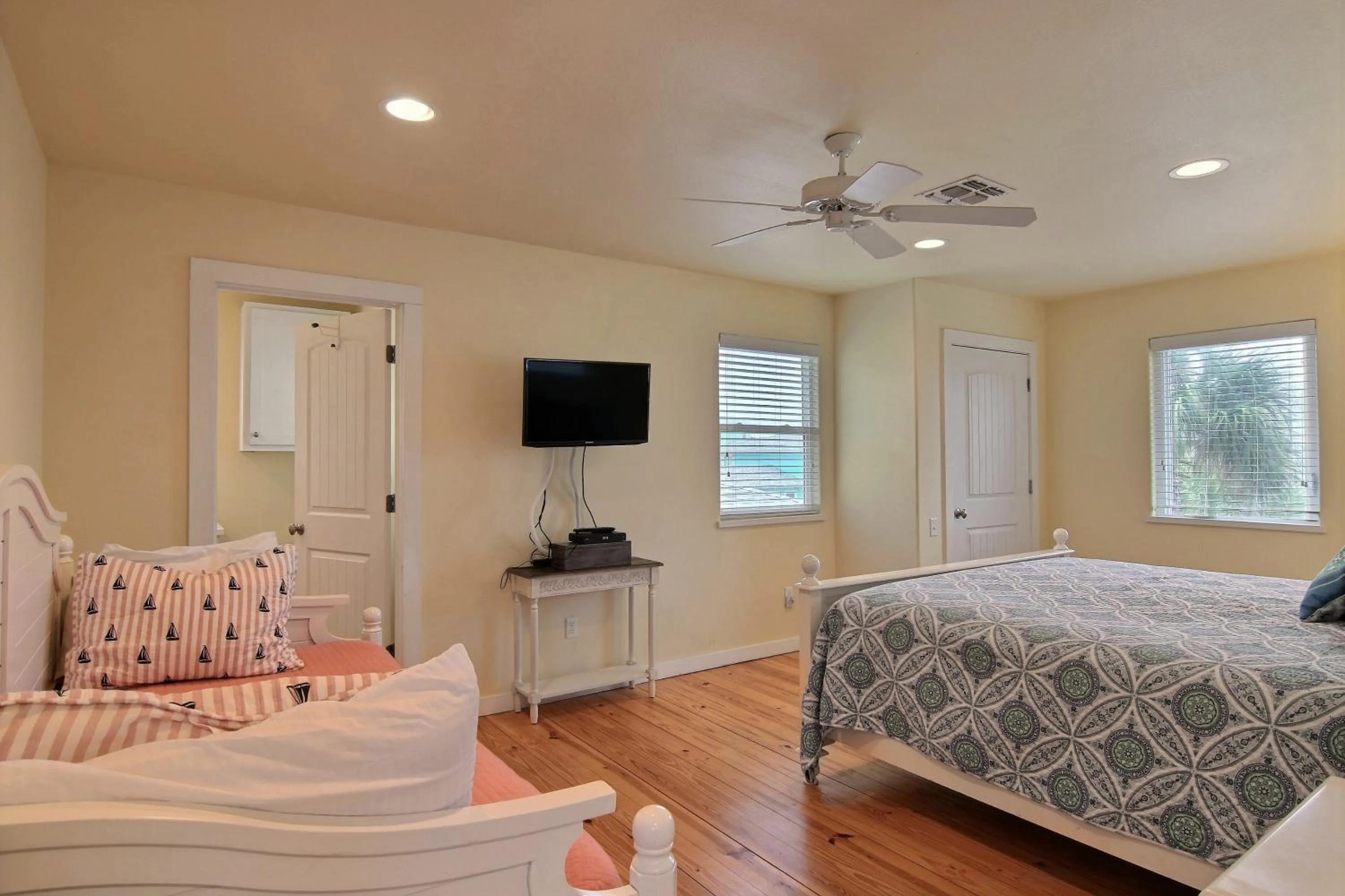 Property building, Bed in Basket Case