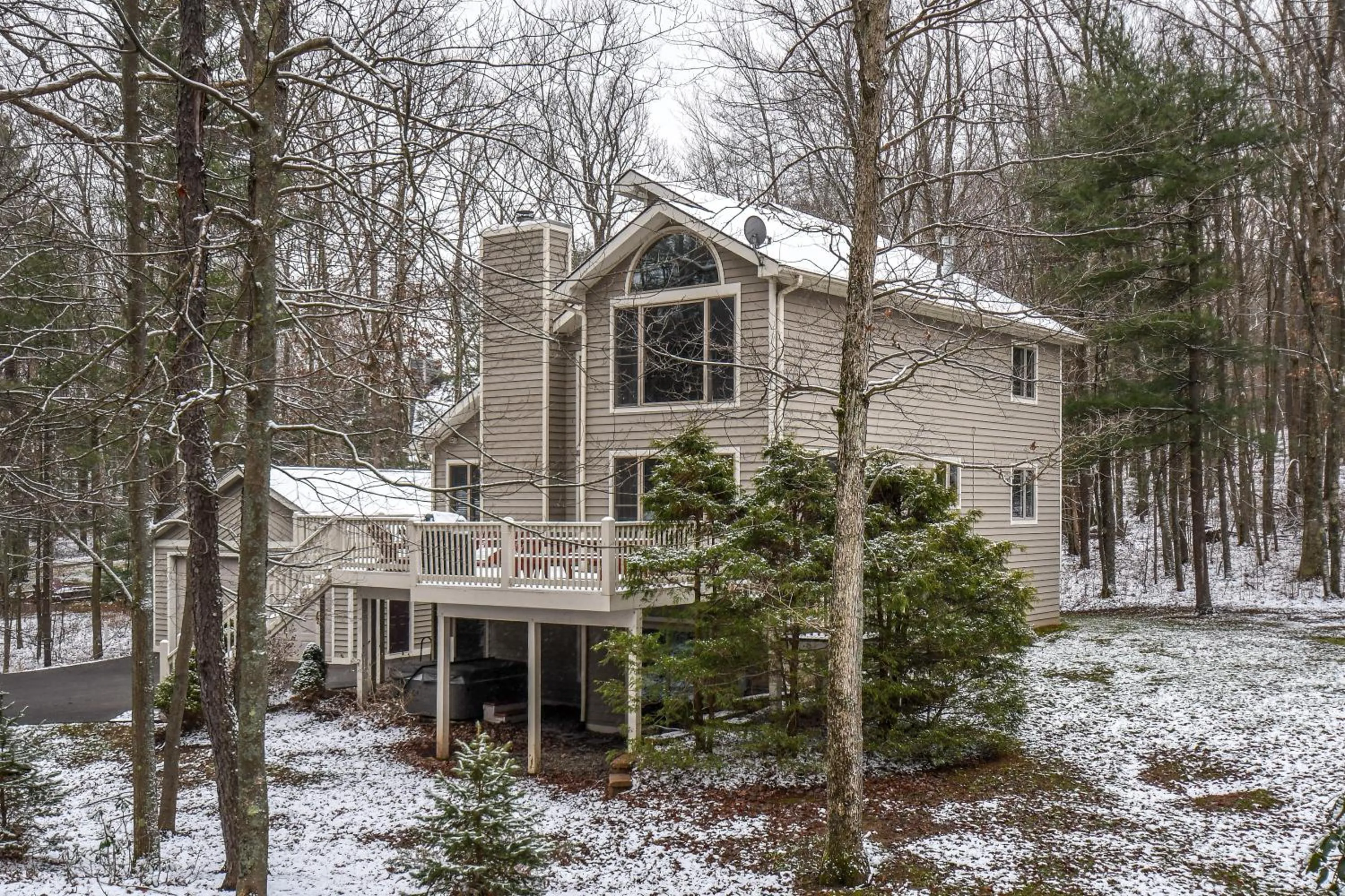 Property building in Black Bear Lodge