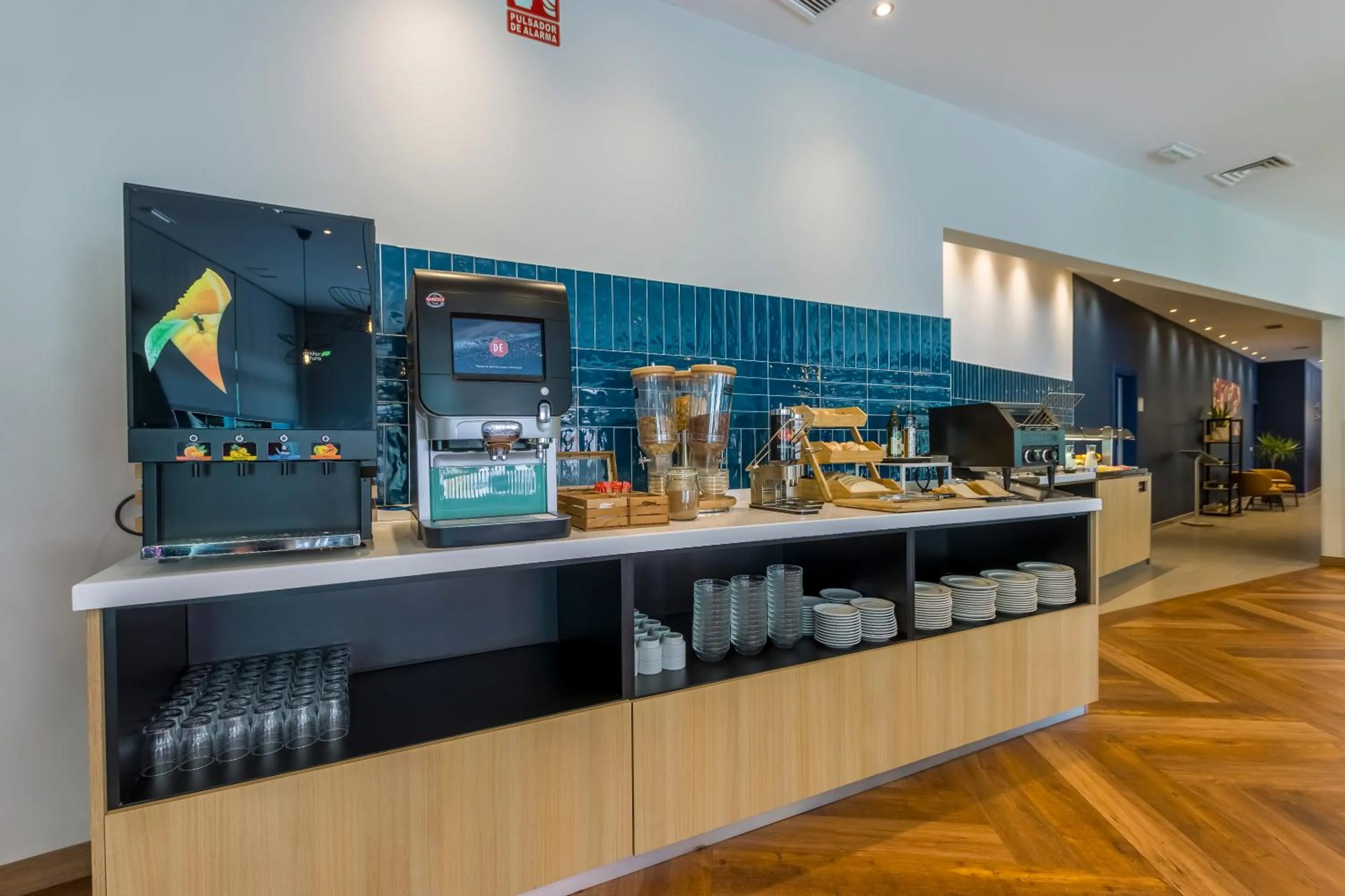 Buffet breakfast in Travelodge Madrid Alcalá de Henares