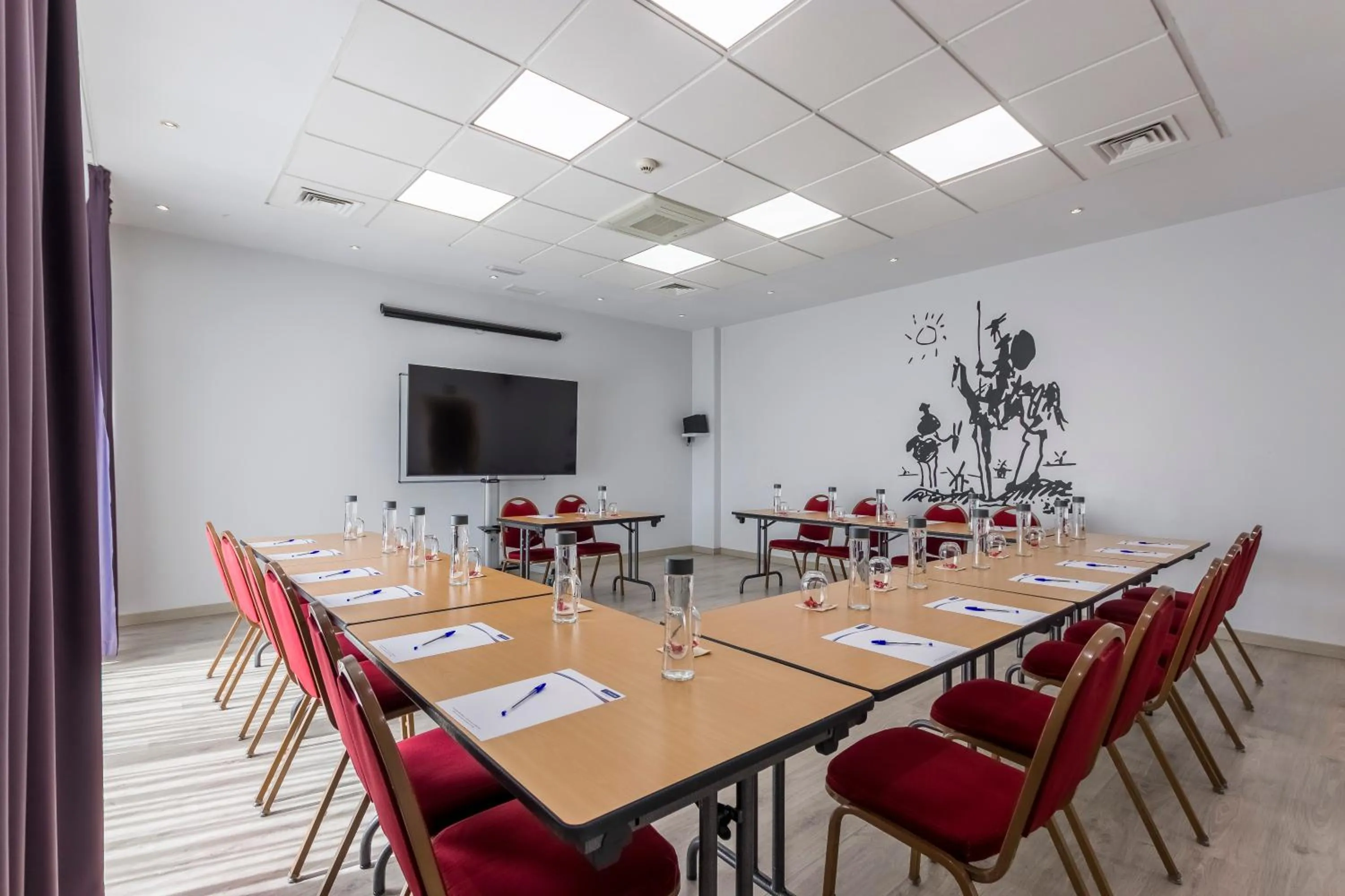 Meeting/conference room in Travelodge Madrid Alcalá de Henares