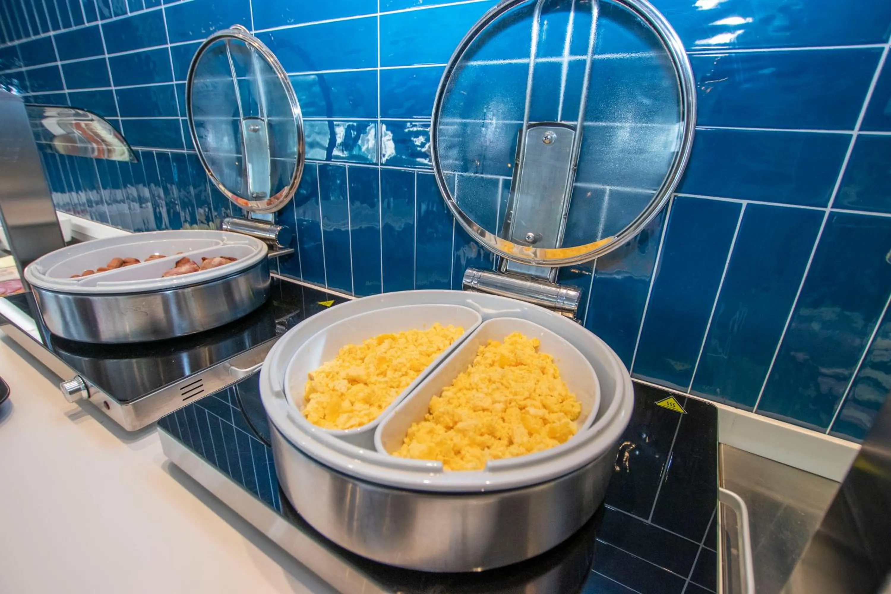 Buffet breakfast in Travelodge Madrid Alcalá de Henares