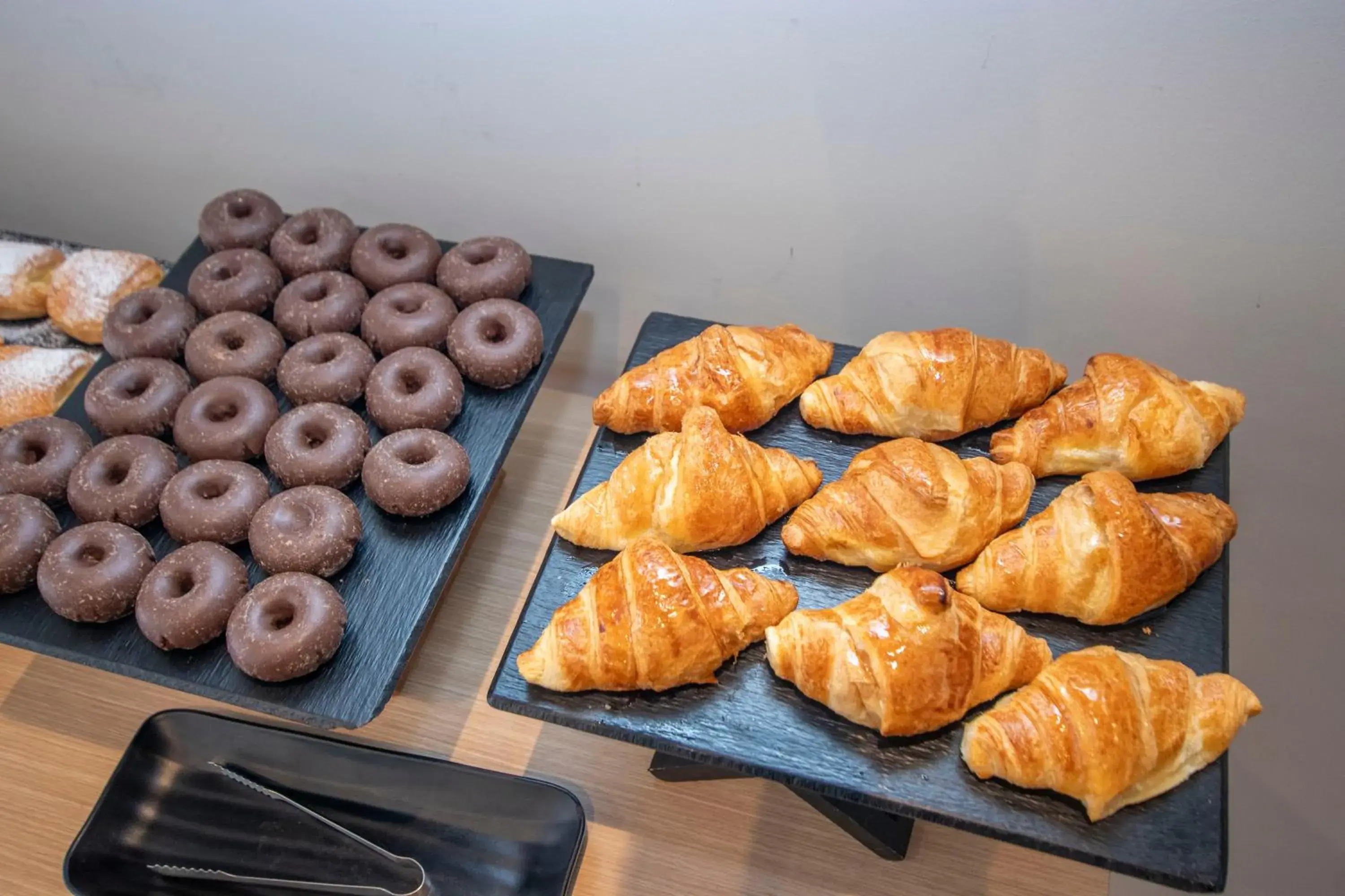 Buffet breakfast in Travelodge Madrid Alcalá de Henares Buffet breakfast in Travelodge Madrid Alcalá de Henares