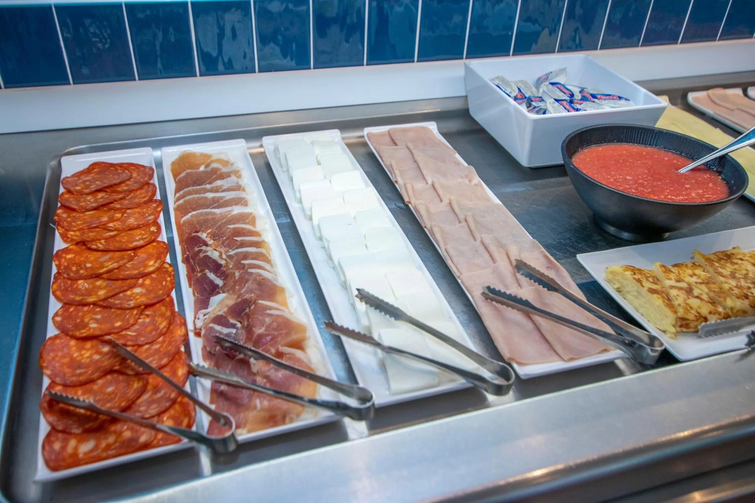 Buffet breakfast in Travelodge Madrid Alcalá de Henares