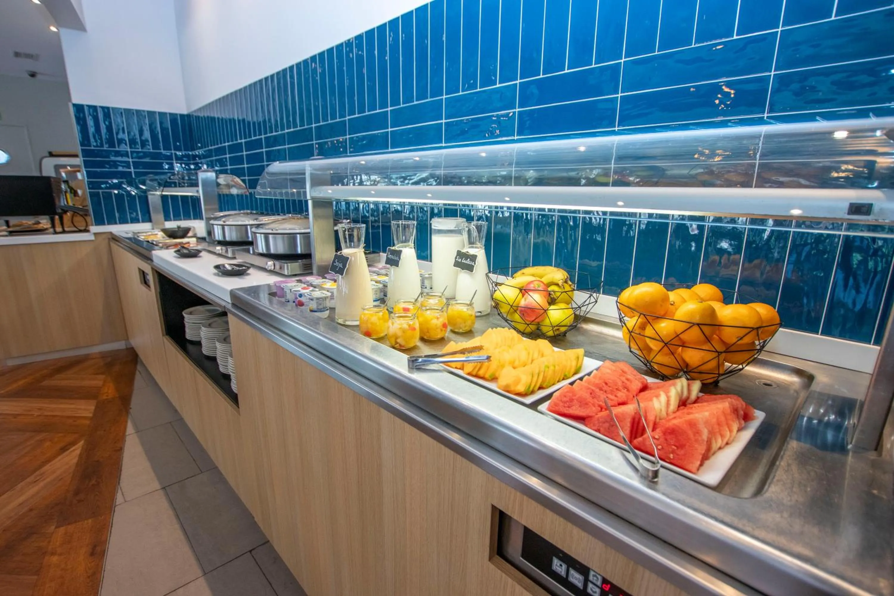 Buffet breakfast in Travelodge Madrid Alcalá de Henares