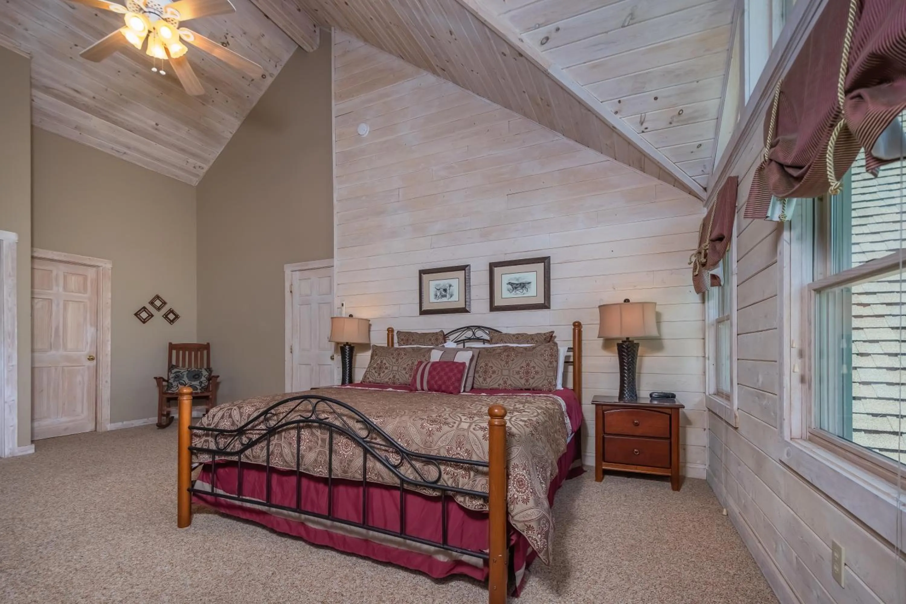 Property building, Bed in Mallard Landing