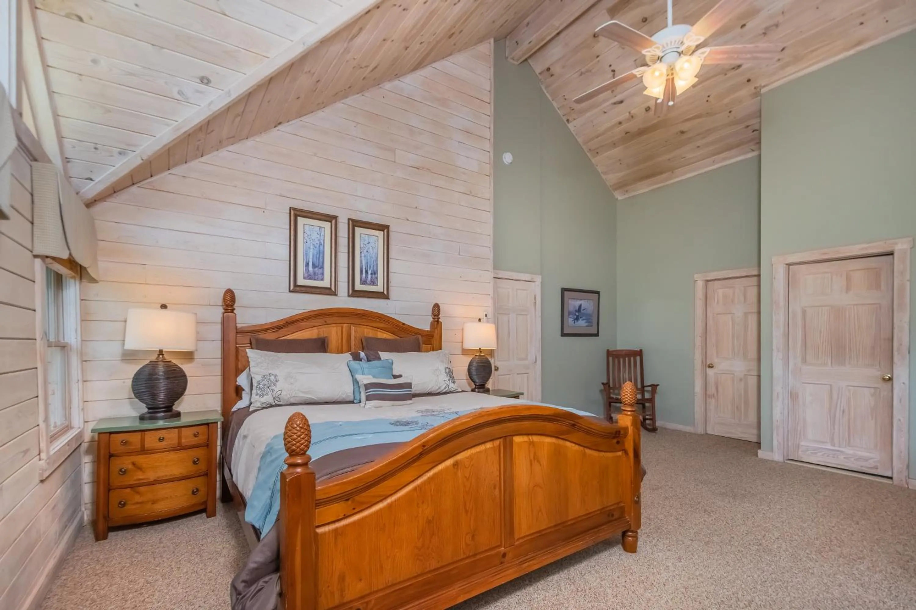 Property building, Bed in Mallard Landing