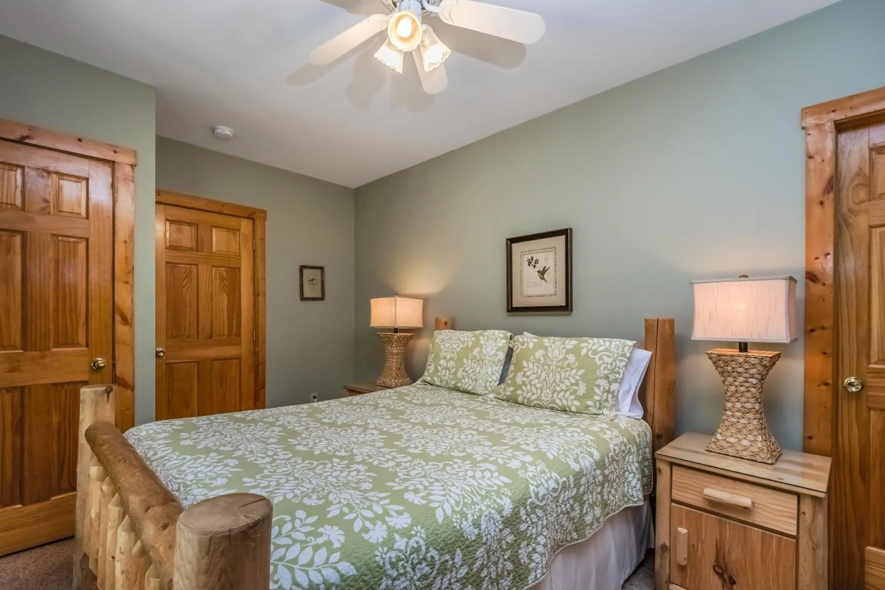 Property building, Bed in Mallard Landing