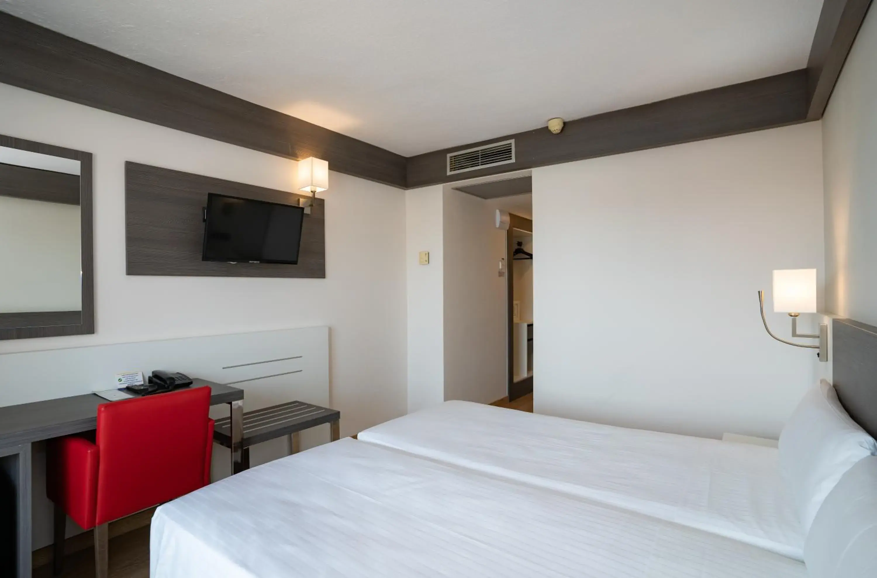 Single Room with Balcony in Medplaya Hotel Santa Monica Single Room with Balcony in Medplaya Hotel Santa Monica