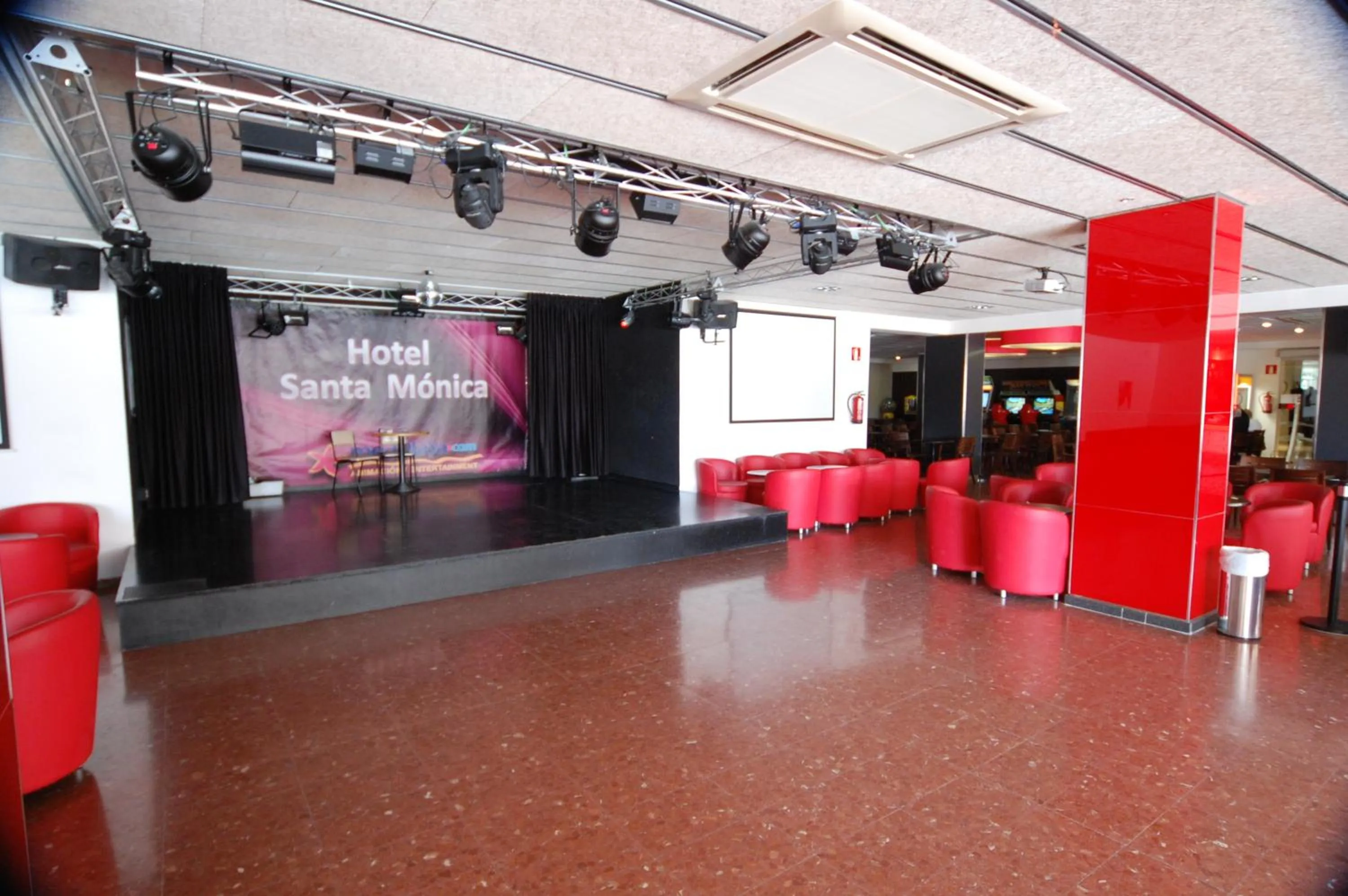 Nightclub / DJ in Medplaya Hotel Santa Monica