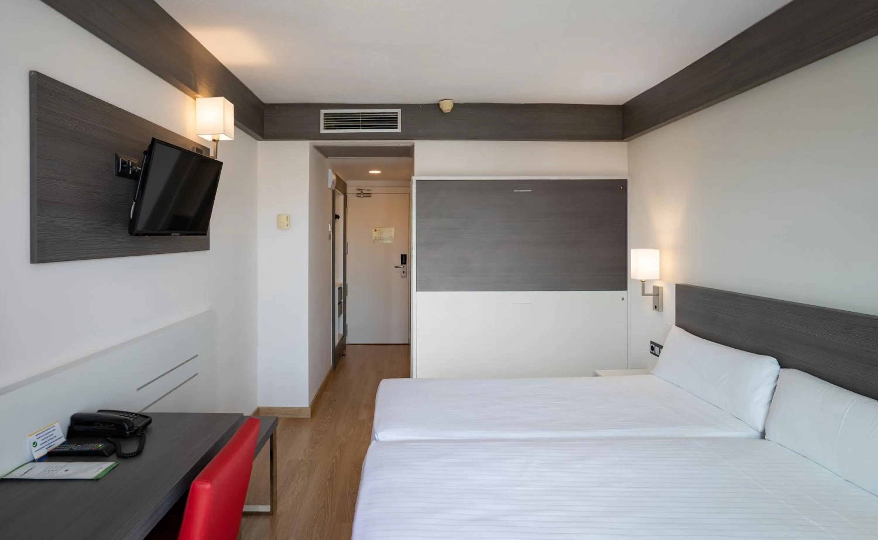 Photo of the whole room, Bed in Medplaya Hotel Santa Monica