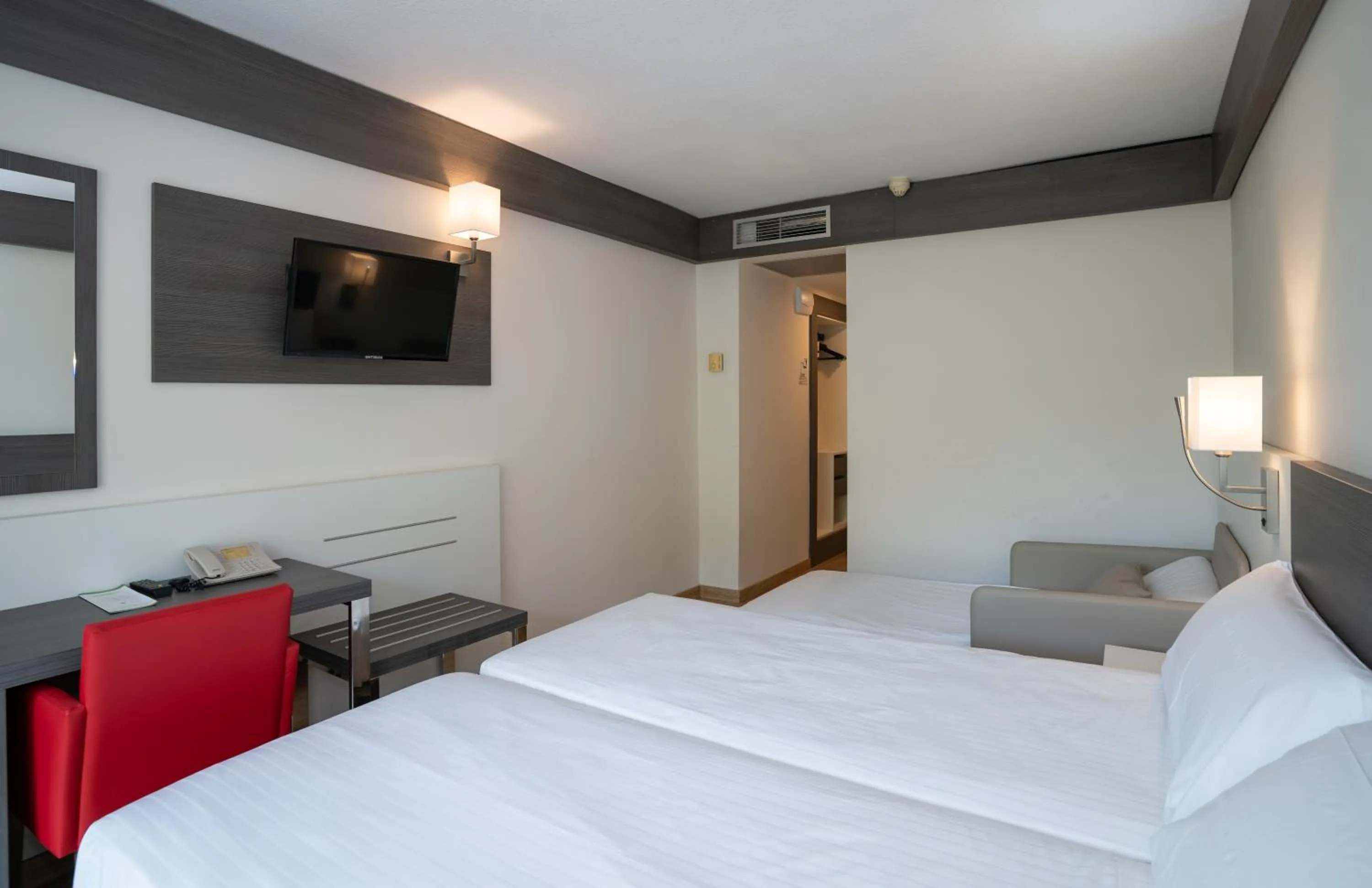 Photo of the whole room, Bed in Medplaya Hotel Santa Monica