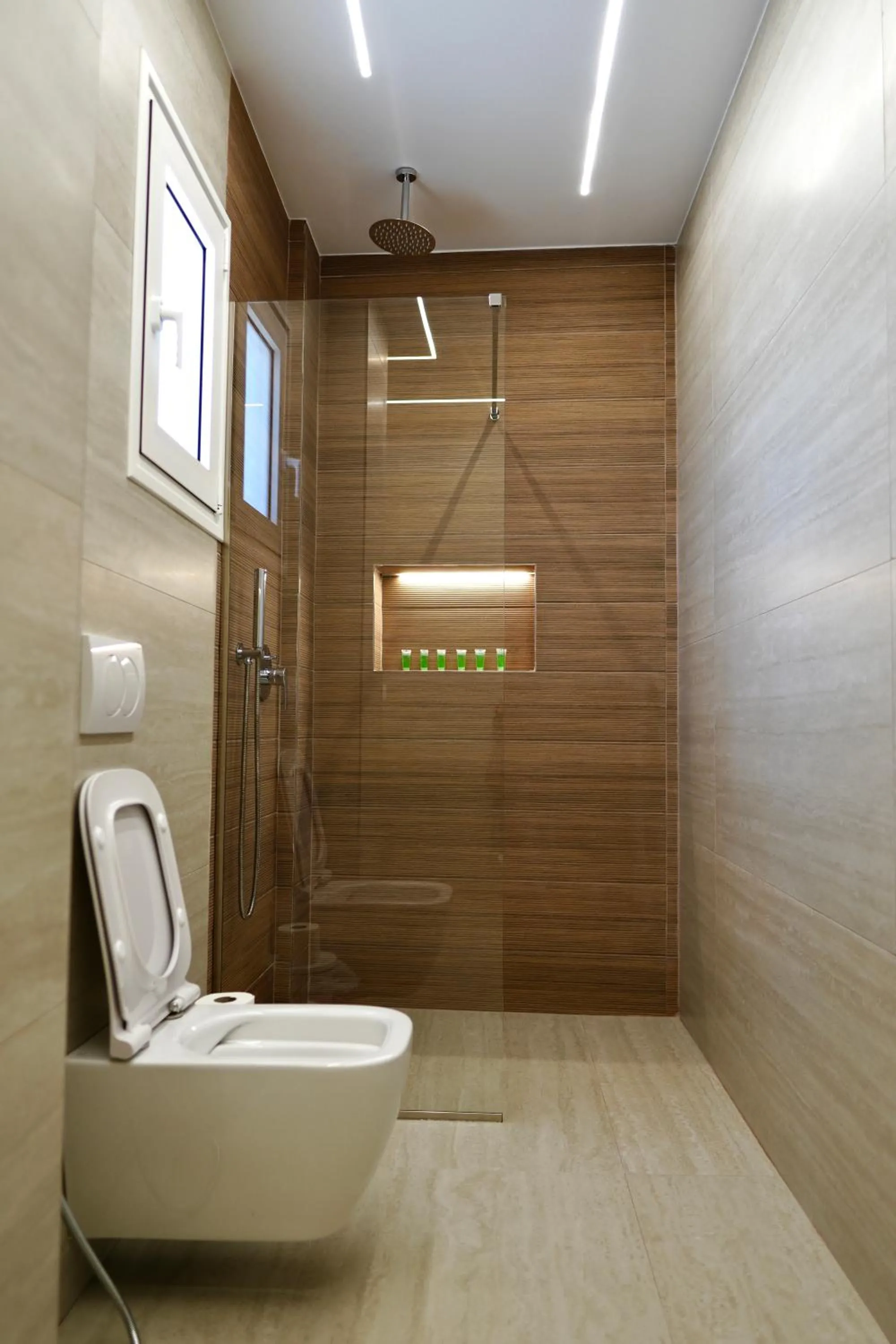 Shower in Vila Arial