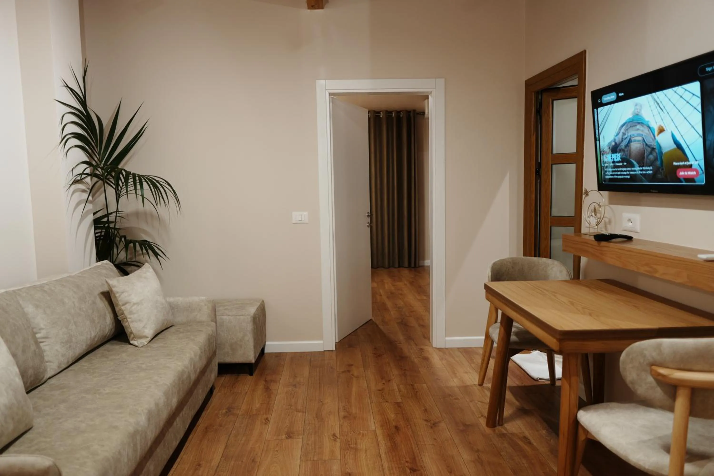 Communal lounge/ TV room in Vila Arial