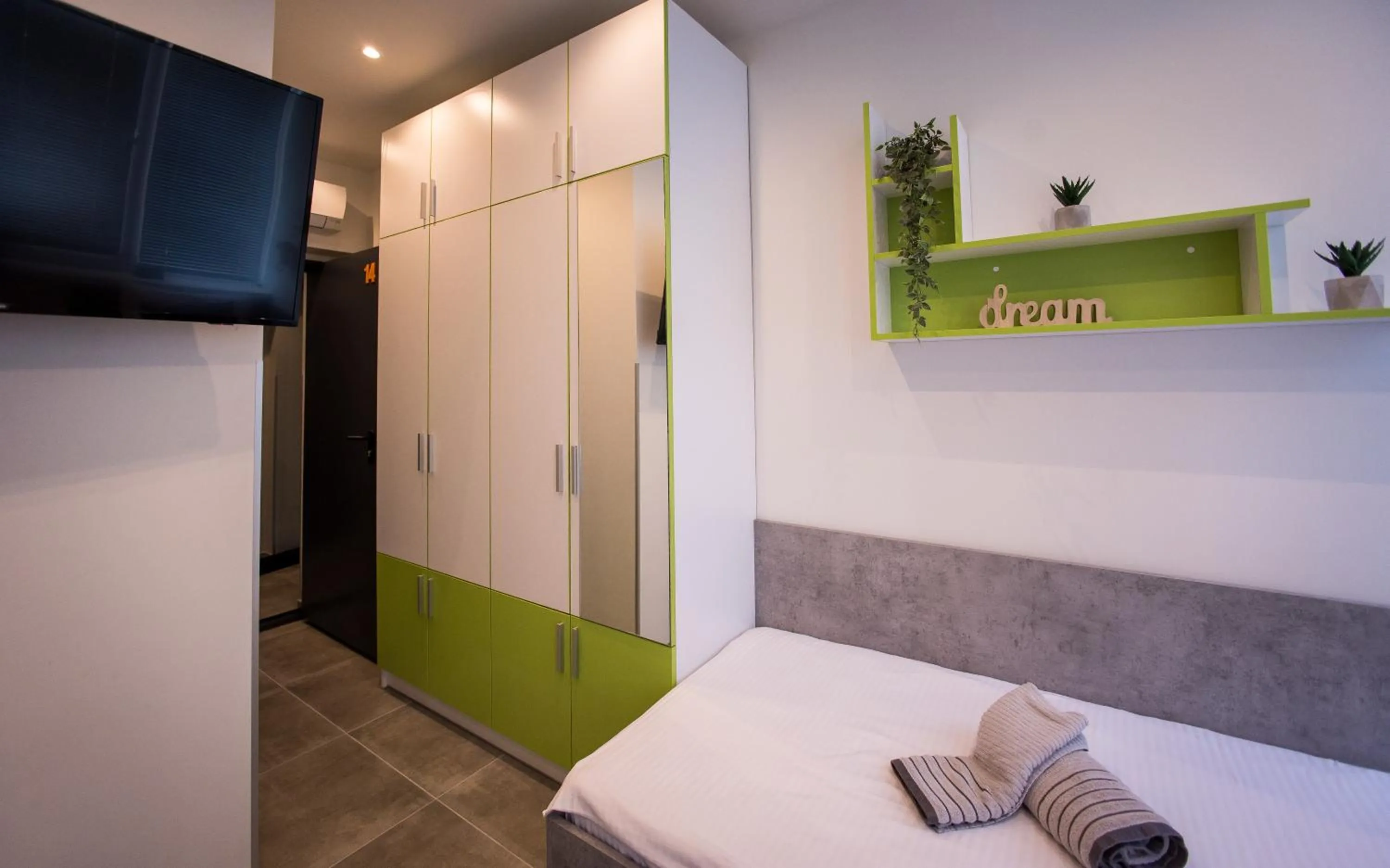 TV and multimedia, Bed in DORM BG pet-friendly Aparthotel