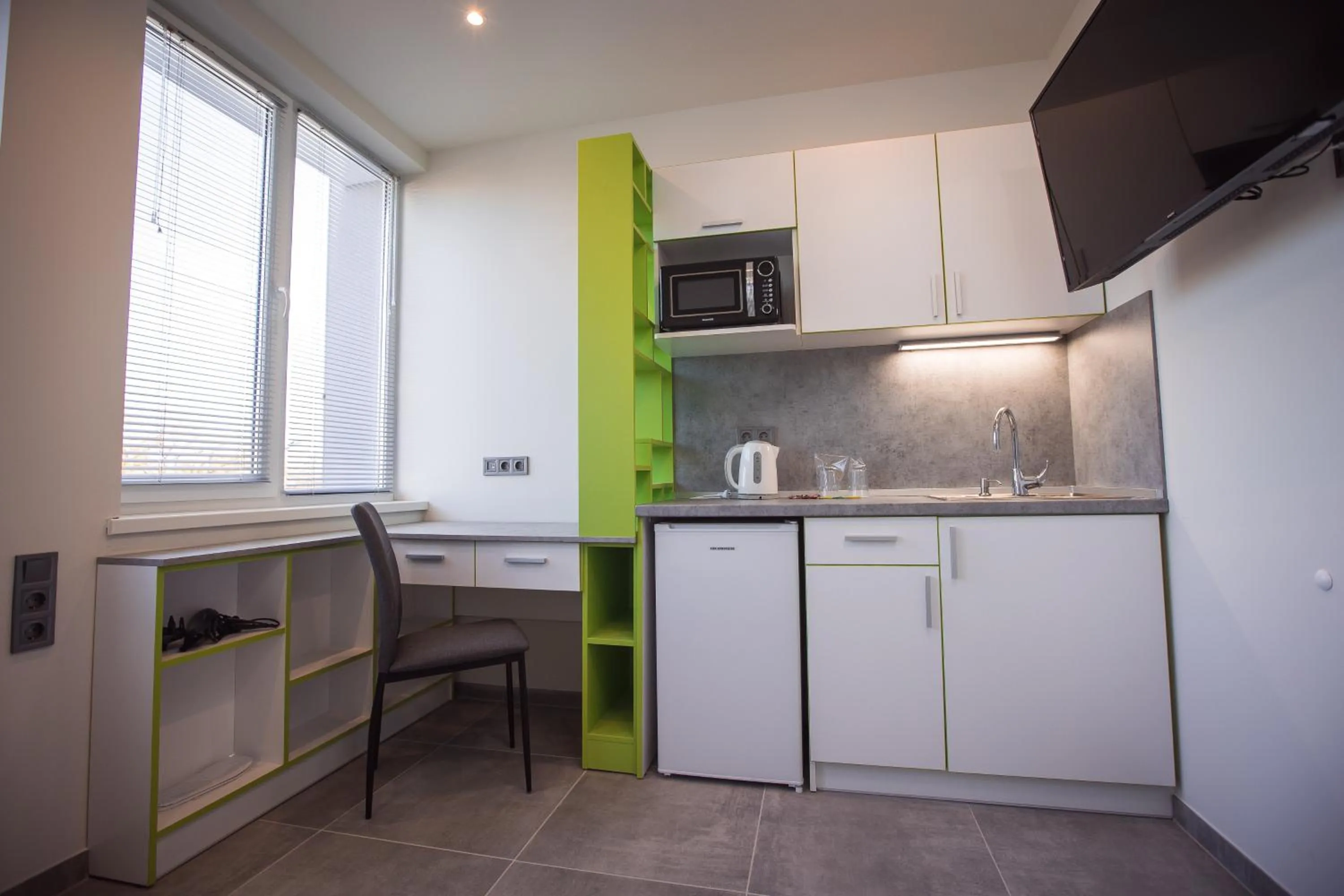 TV and multimedia in DORM BG pet-friendly Aparthotel