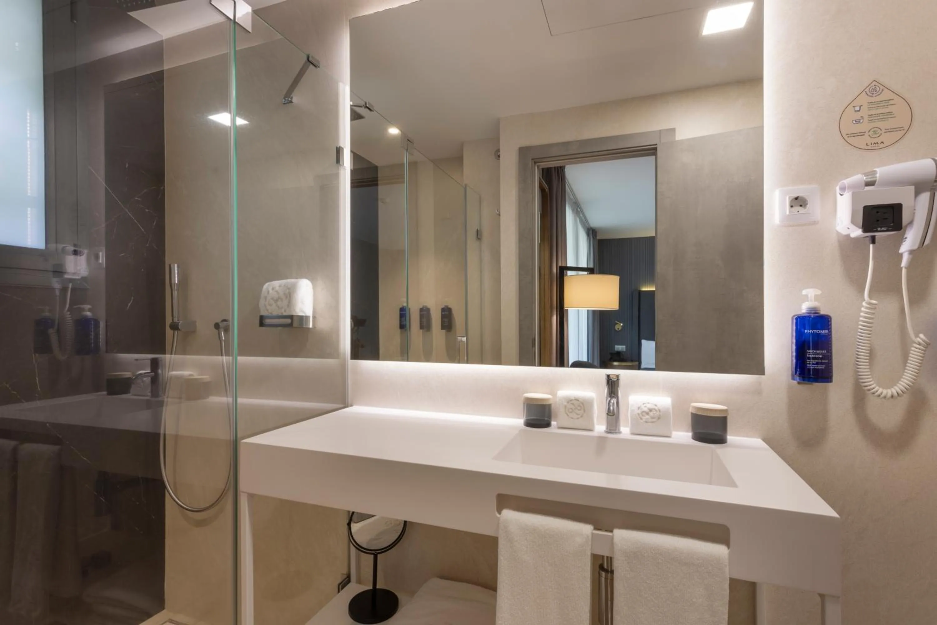 Bathroom in Hotel Lima - Adults Recommended