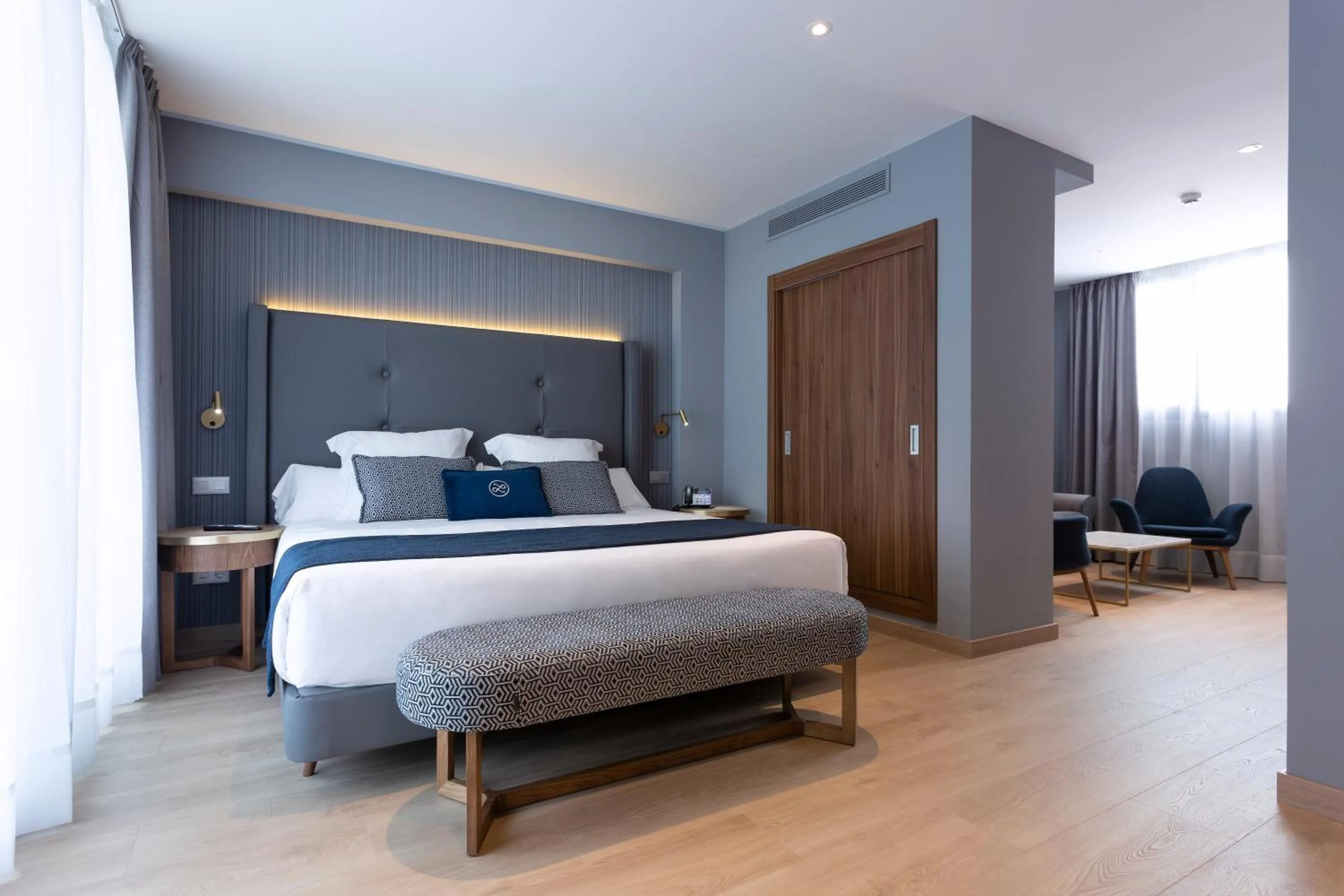 Bed in Hotel Lima - Adults Recommended