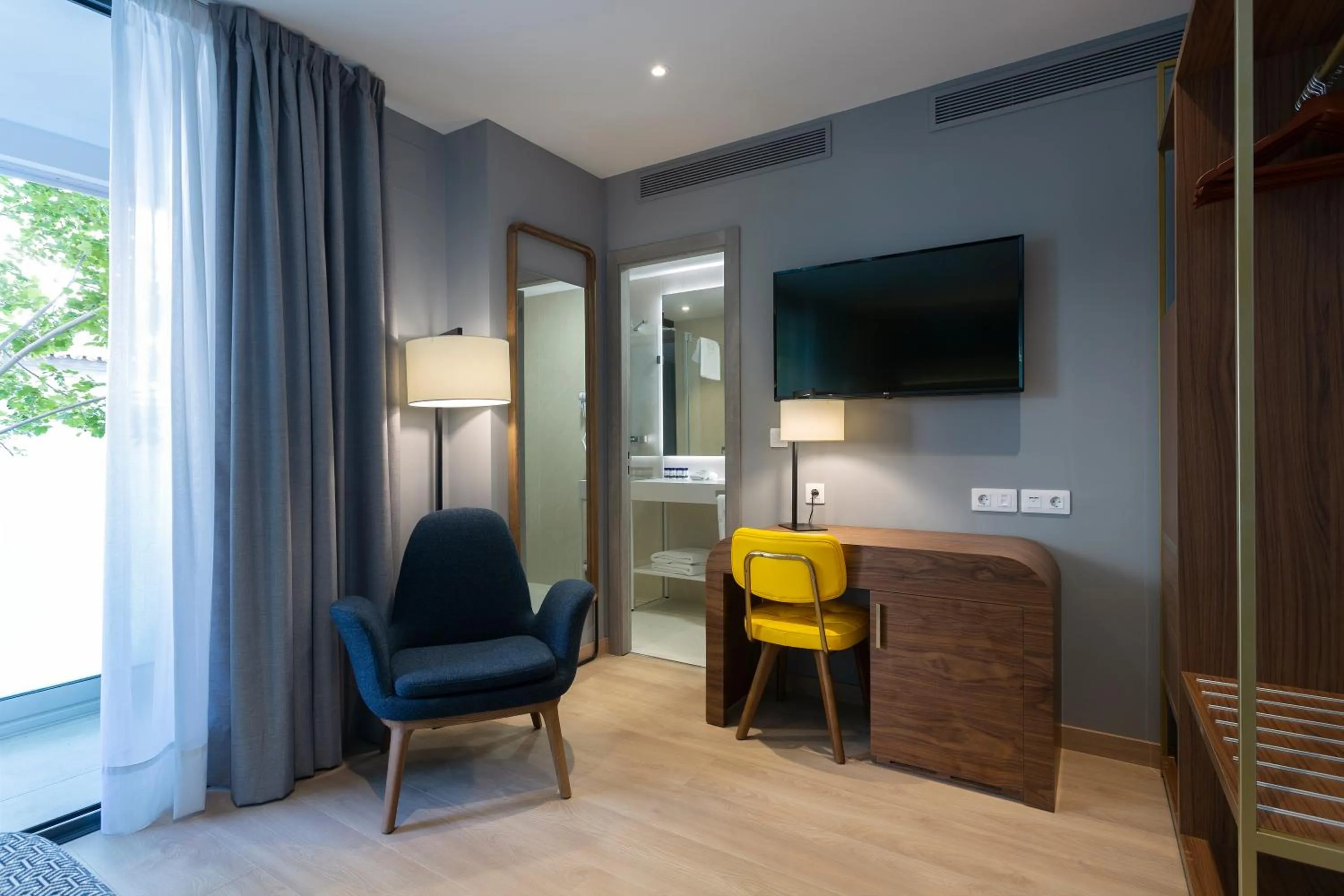 TV and multimedia in Hotel Lima - Adults Recommended