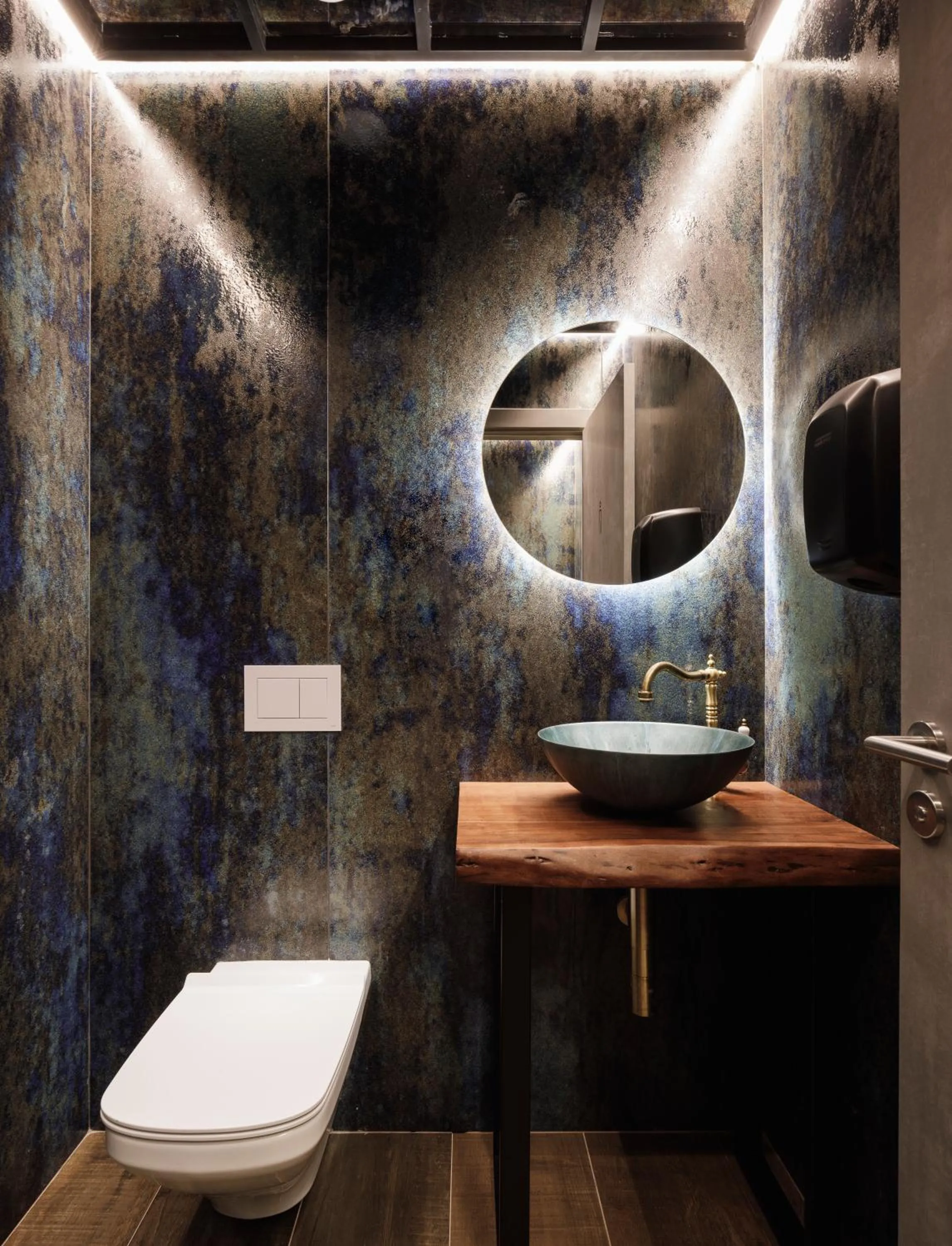 Public Bath in Hotel Lima - Adults Recommended