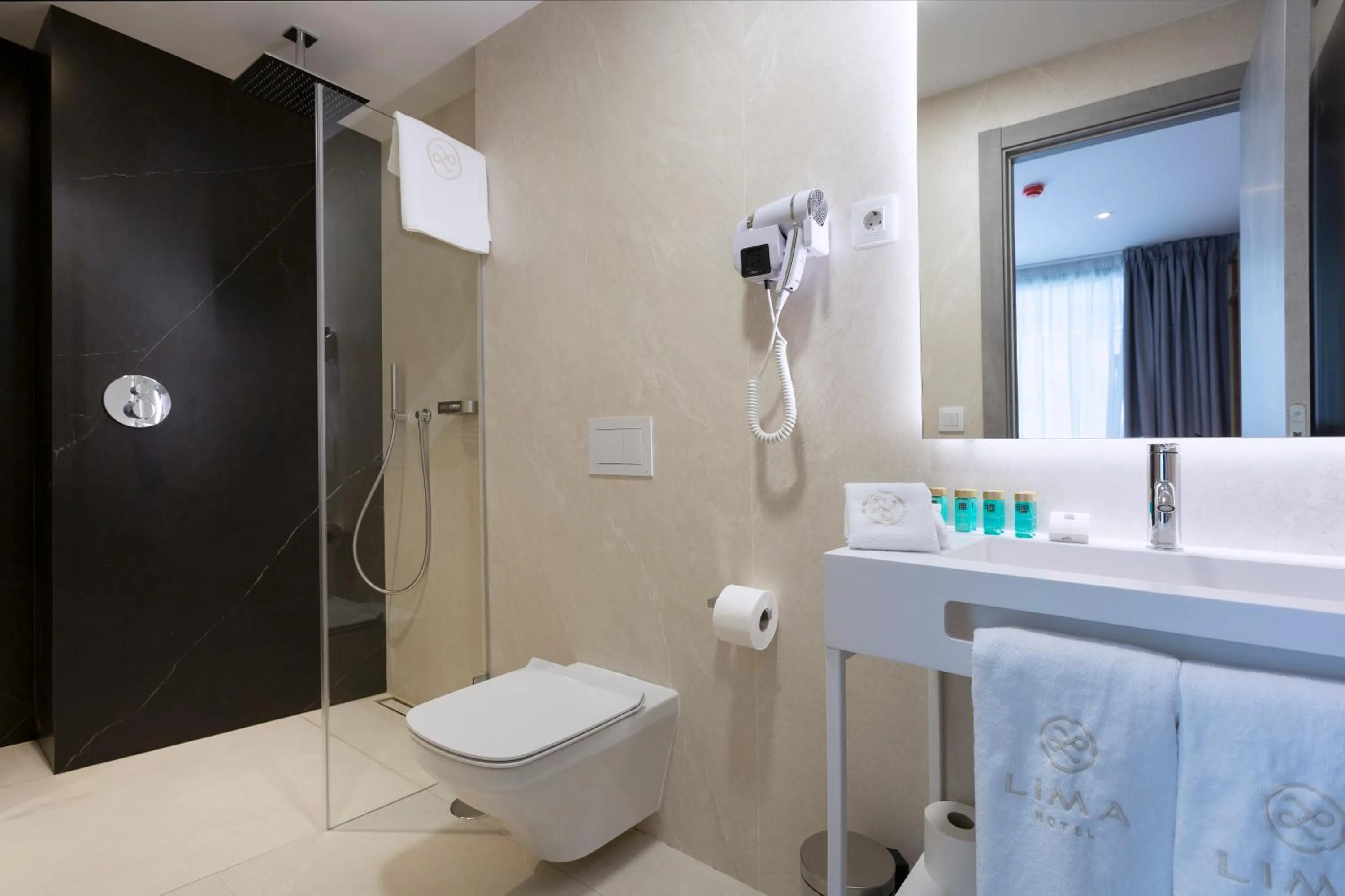 Bathroom in Hotel Lima - Adults Recommended