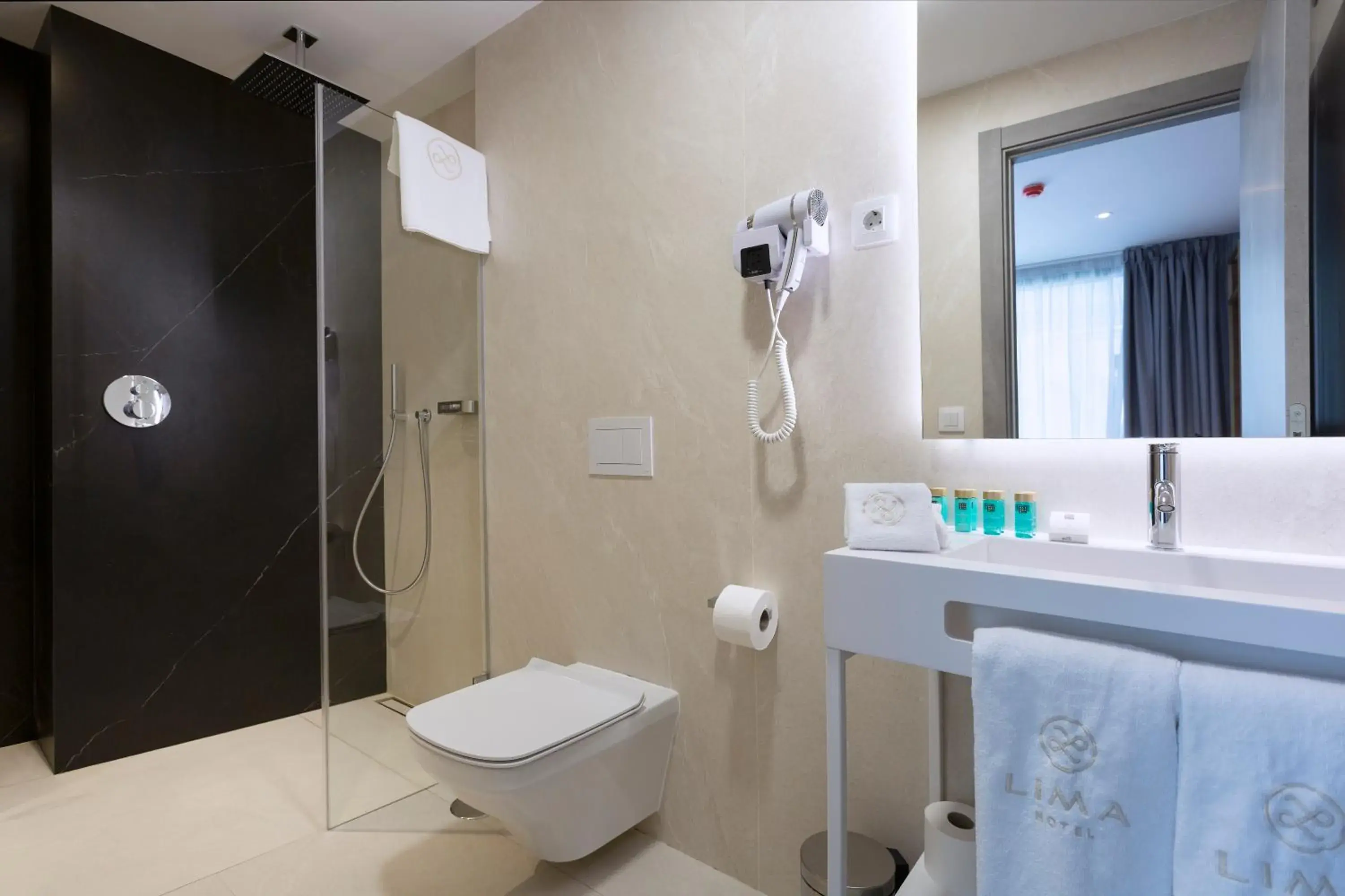 Deluxe Twin Room with Terrace in Hotel Lima - Adults Recommended Deluxe Twin Room with Terrace in Hotel Lima - Adults Recommended