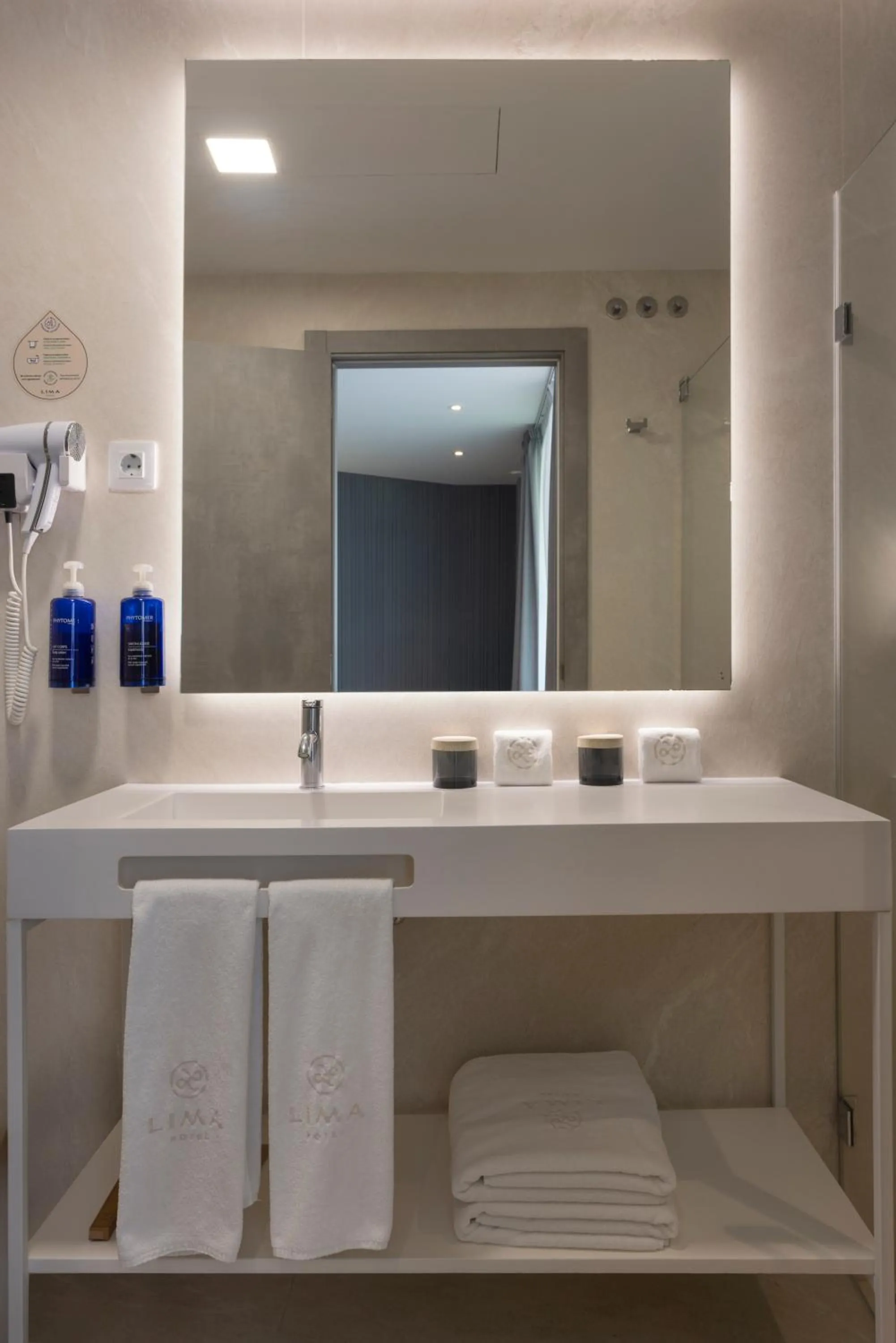 Bathroom in Hotel Lima - Adults Recommended