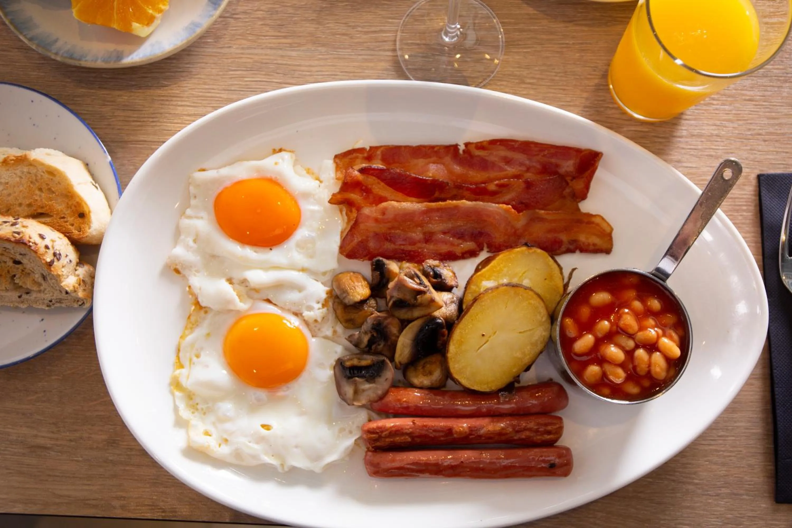 Buffet breakfast in Hotel Lima - Adults Recommended