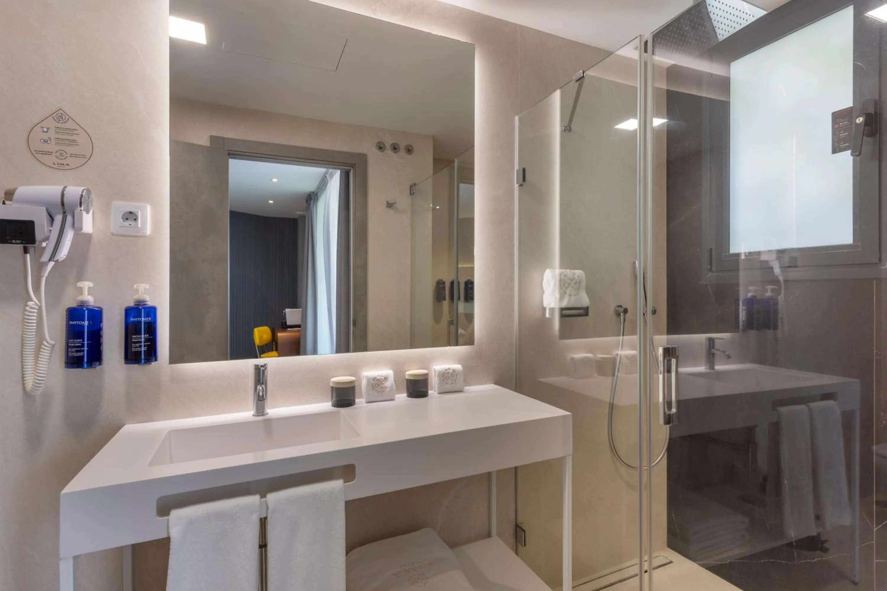 Bathroom in Hotel Lima - Adults Recommended