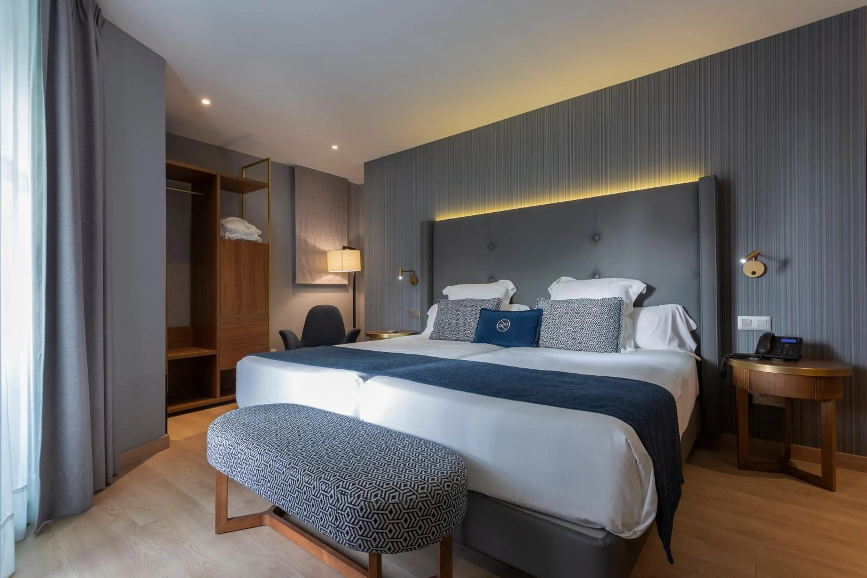 Bedroom, Bed in Hotel Lima - Adults Recommended