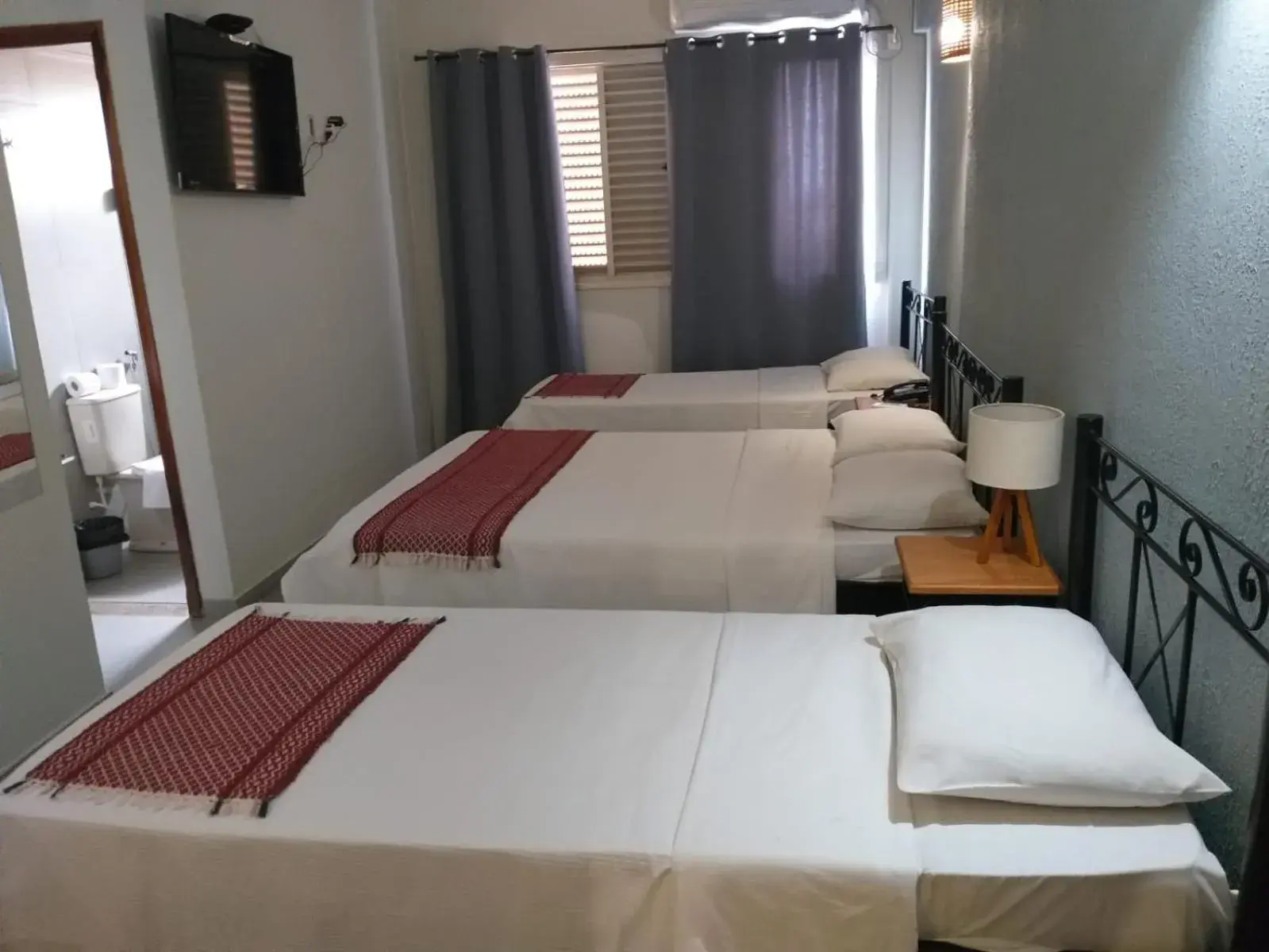 Comfort Quadruple Room in Palace Hotel Três Poderes Comfort Quadruple Room in Palace Hotel Três Poderes