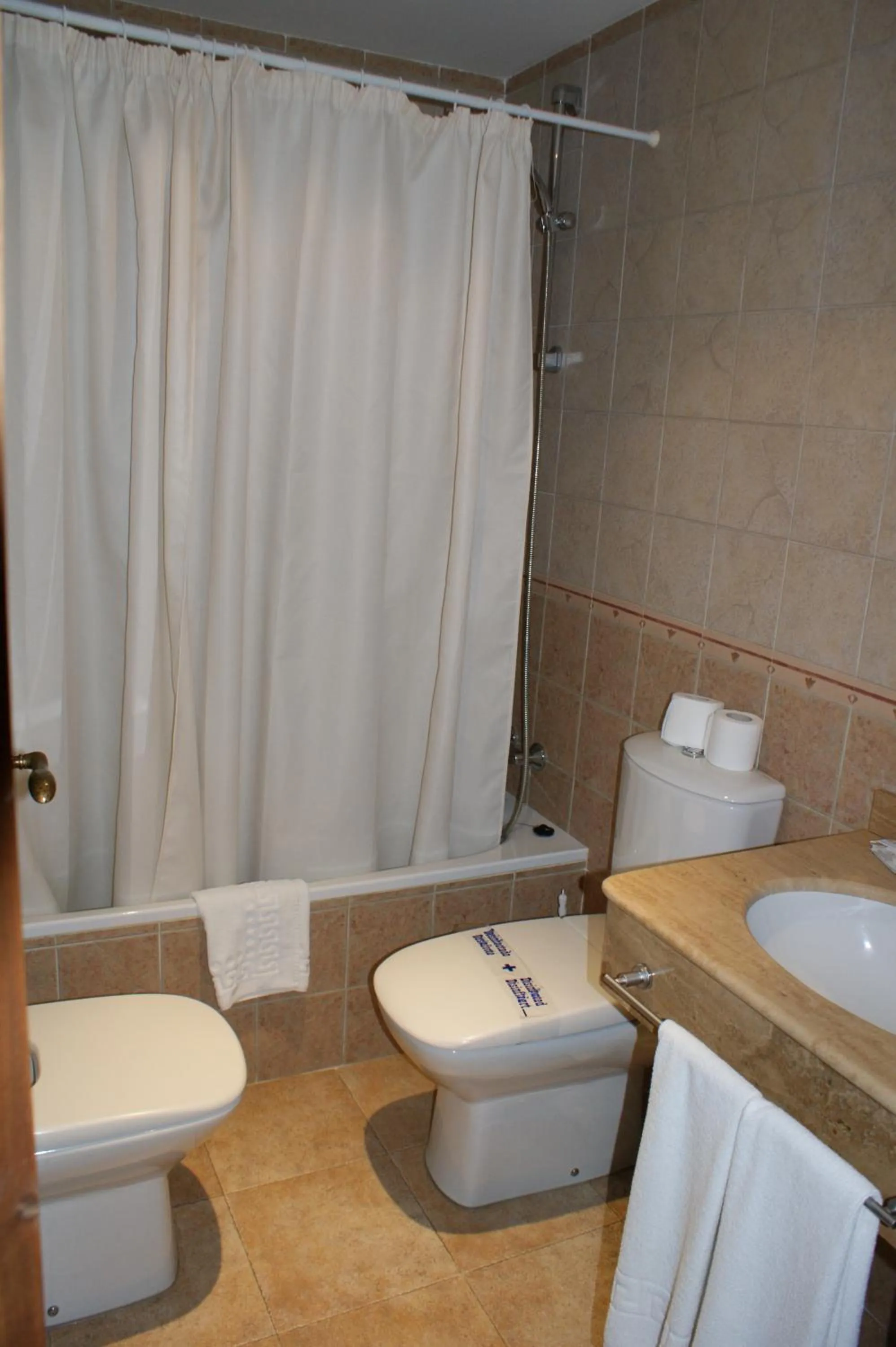 Shower in Hotel Juan Francisco